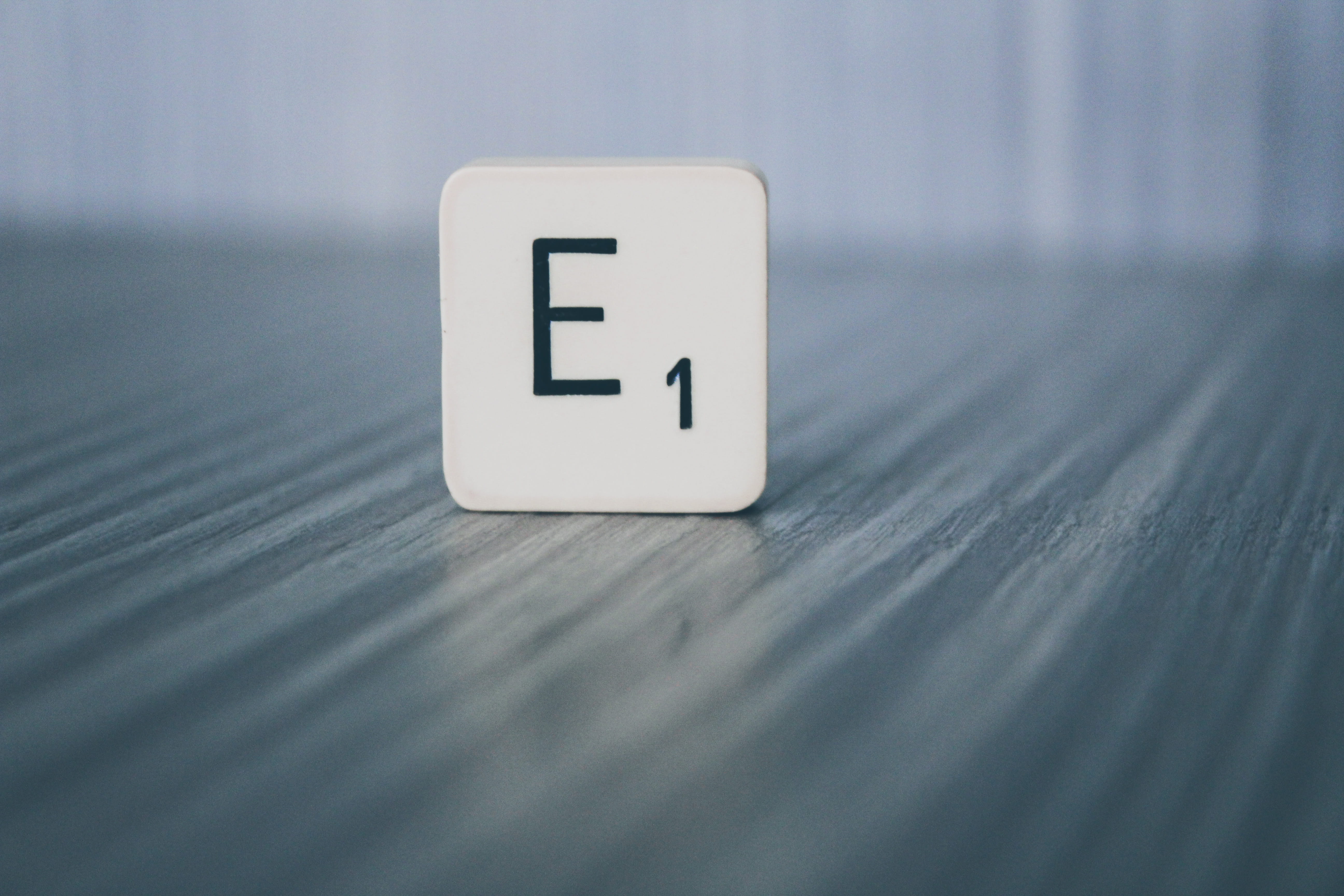 dice, domino, wood - material, silver, e, table, wood, dish, hardwood, scrabble, meal, technology, black color, message, wall - building feature, studio shot, HD Wallpaper