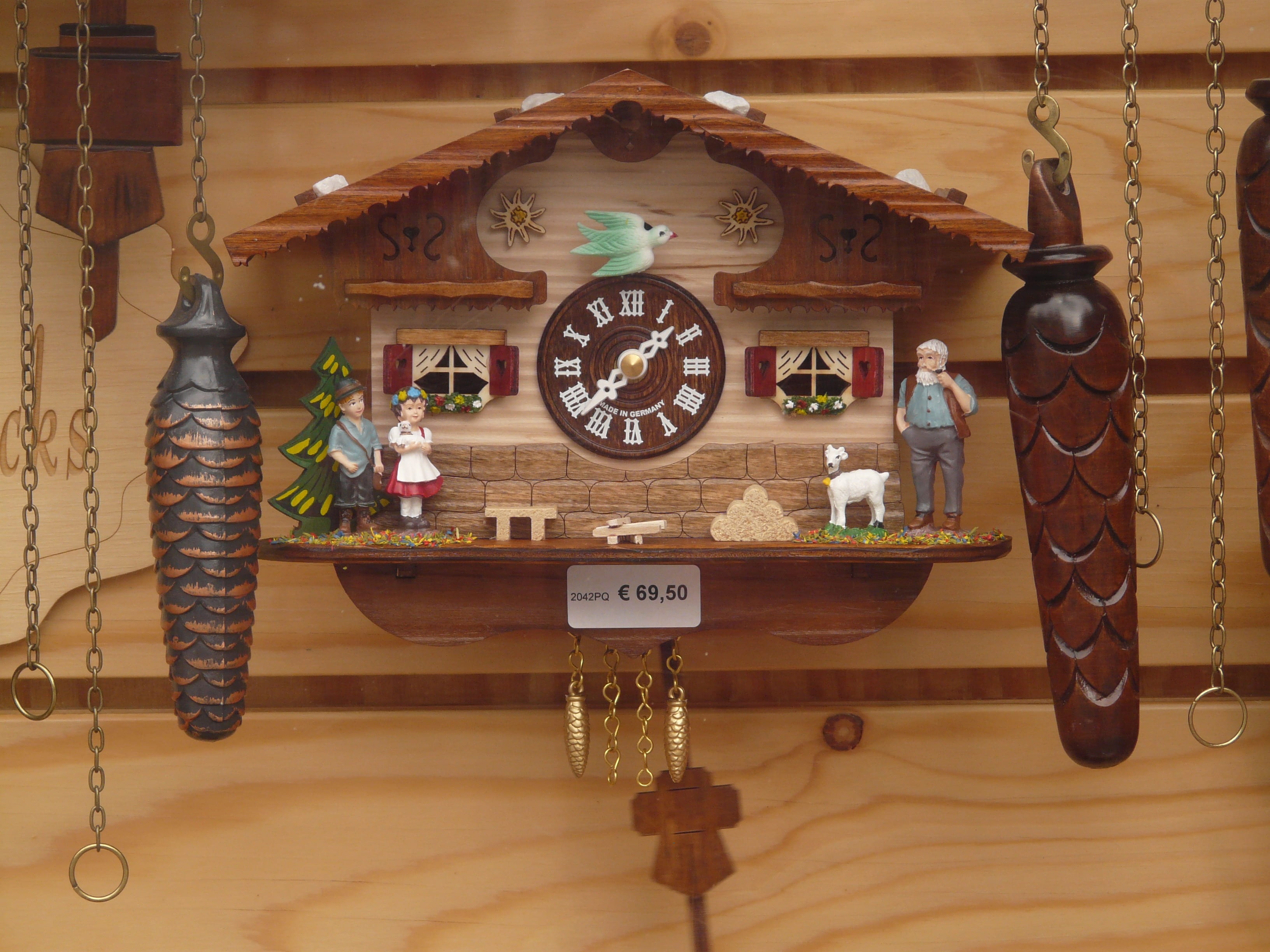 mechanically, mechanics, cuckoo call, text, indoors, wood - material, tap, chains, no people, glass - material, collection, decoration, males, choice, time indicating, HD Wallpaper