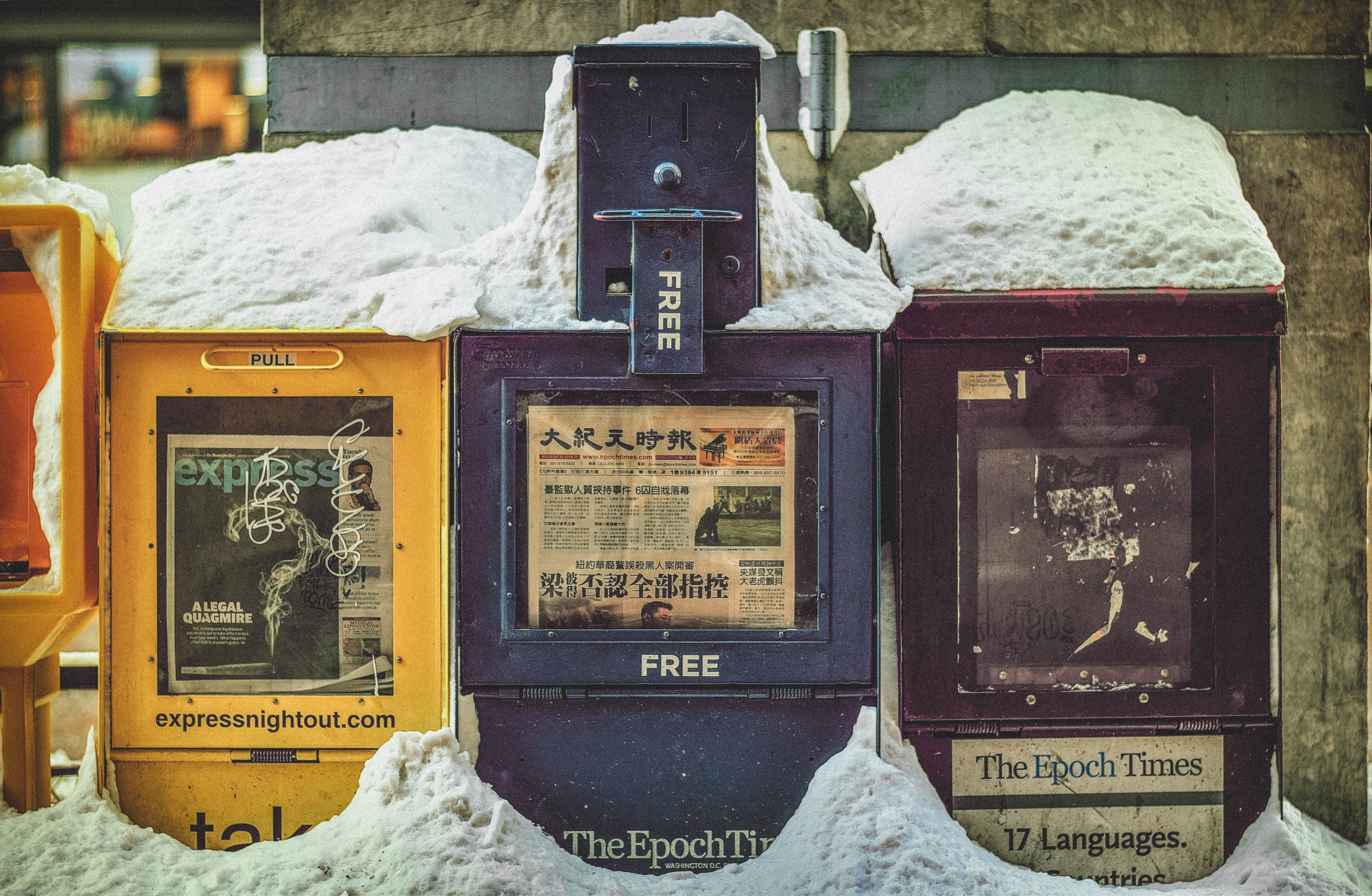 old, newspaper machine, paper, buy, history, covered, text, purchase, communication, non-western script, box, message, news, machine, no people, 5K, mail, HD Wallpaper