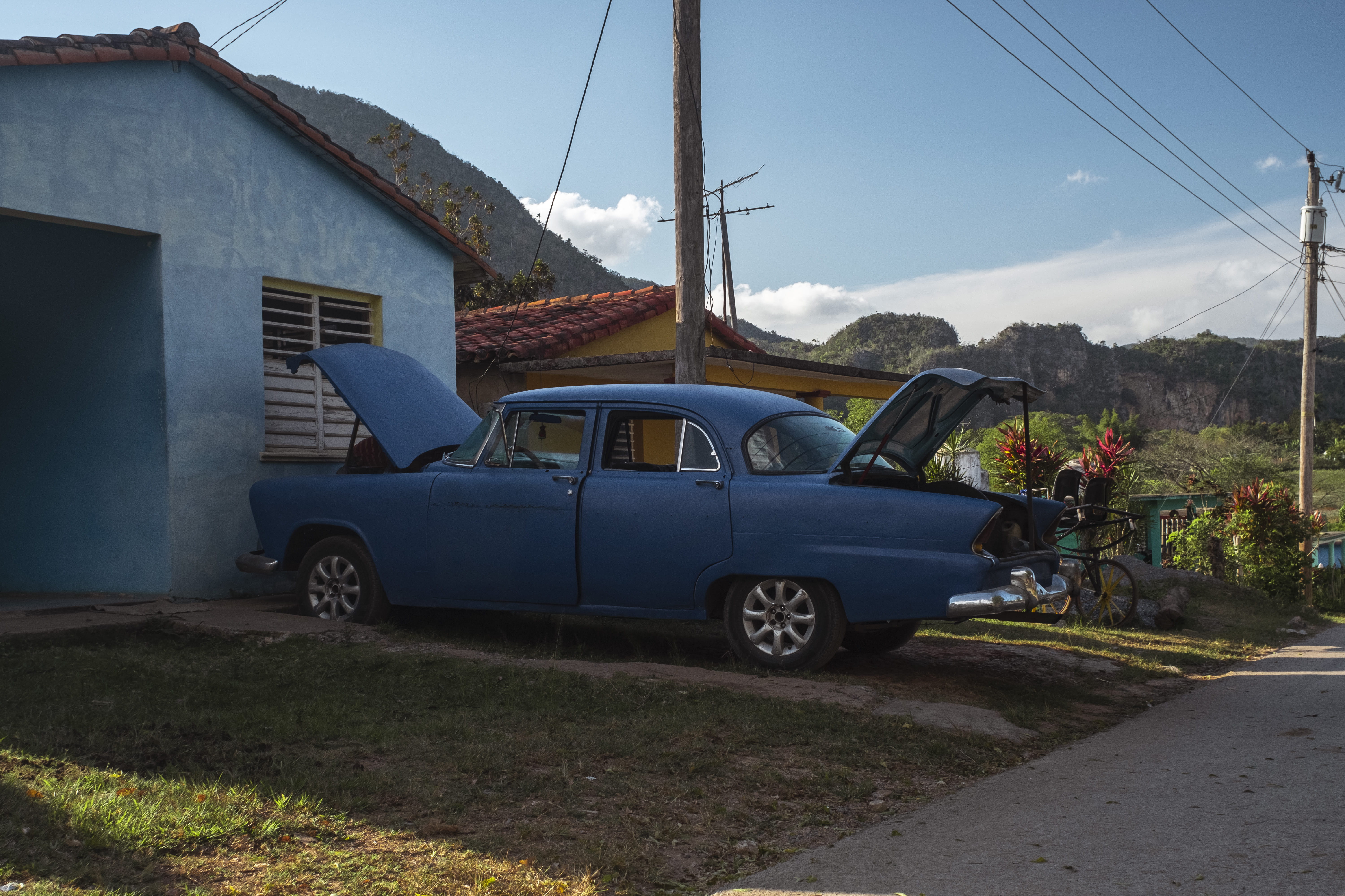 transportation, spoke, outdoors, built structure, nature, communication, machine, alloy wheel, mountains, no people, sunday, konica, fujifilm, day, vintage car, HD Wallpaper