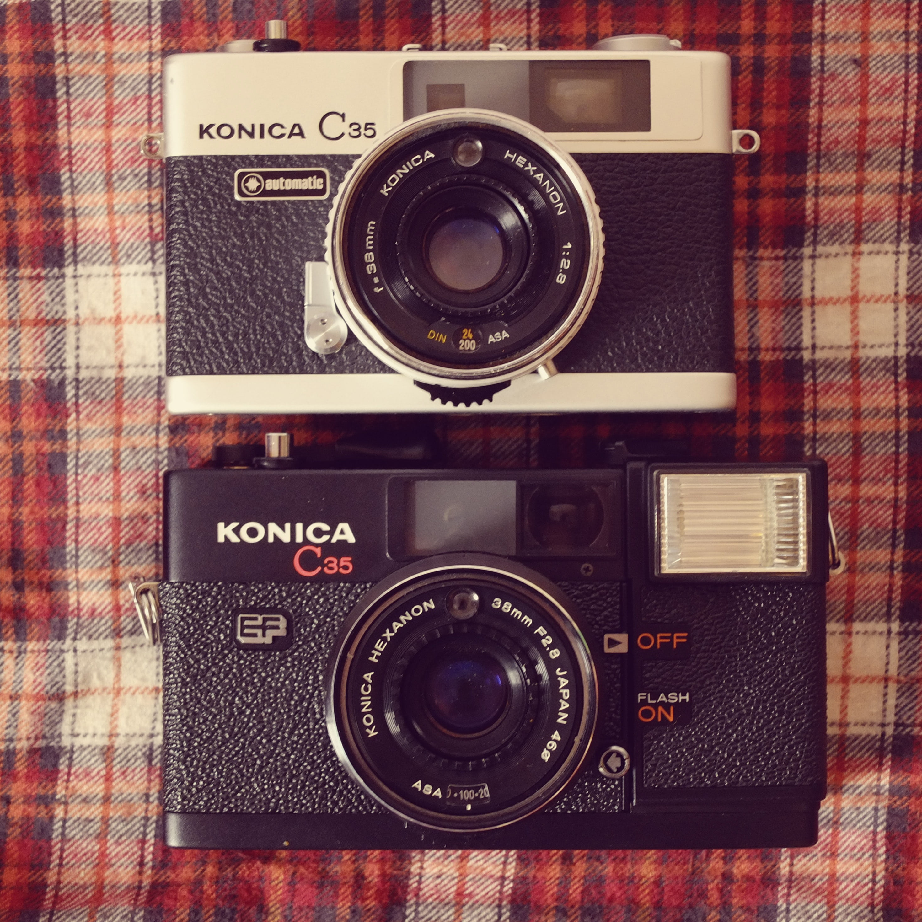 old, antique, camera, close, vintage, slr camera, adventure, single object, analog, still life, lenses, nostalgia, travel, lens, camera - photographic equipment, Phone HD Wallpaper