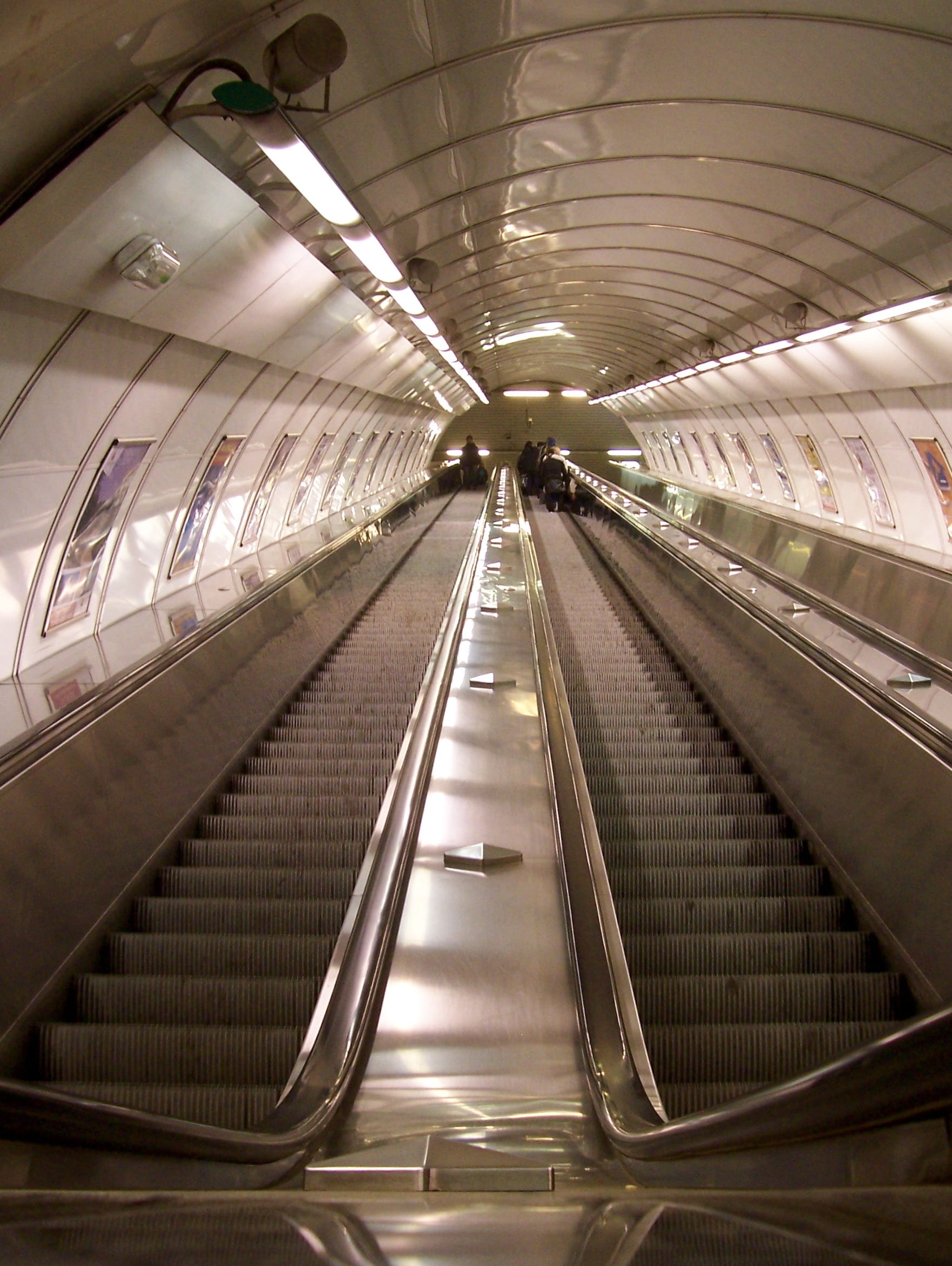 metro, architecture, indoors, modern, 1080P, public transportation, convenience, moving walkway, ceiling, subway station, travel, lighting equipment, diminishing perspective, Phone HD Wallpaper