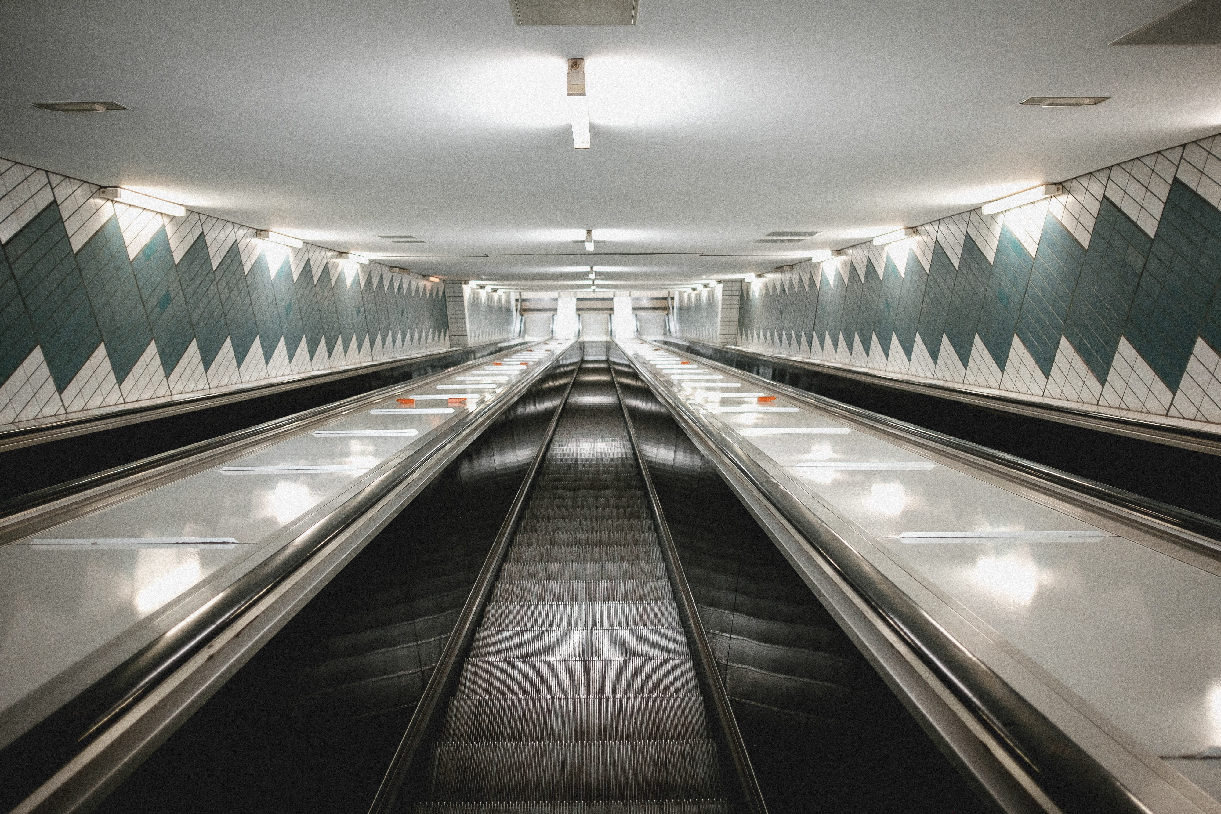 architecture, city, fast, business, the way forward, glass, diminishing perspective, stair, train, transportation, convenience, futuristic, indoors, metal, HD Wallpaper