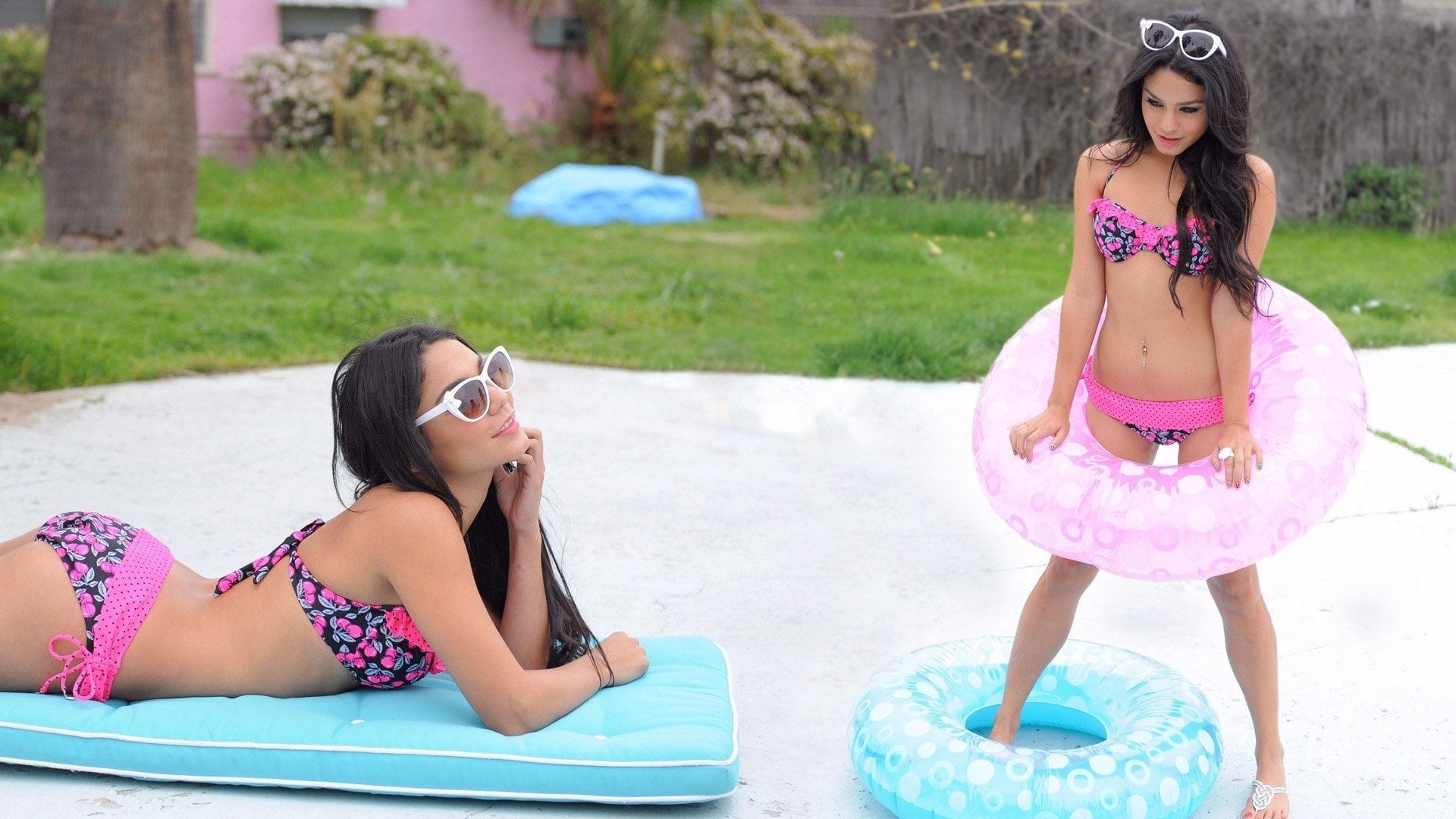 hairstyle, summer, long hair, child, pool, girls, outdoors, happiness, fashion, childhood, smiling, swimming pool, females, portrait, holiday, Vanessa Hudgens, HD Wallpaper
