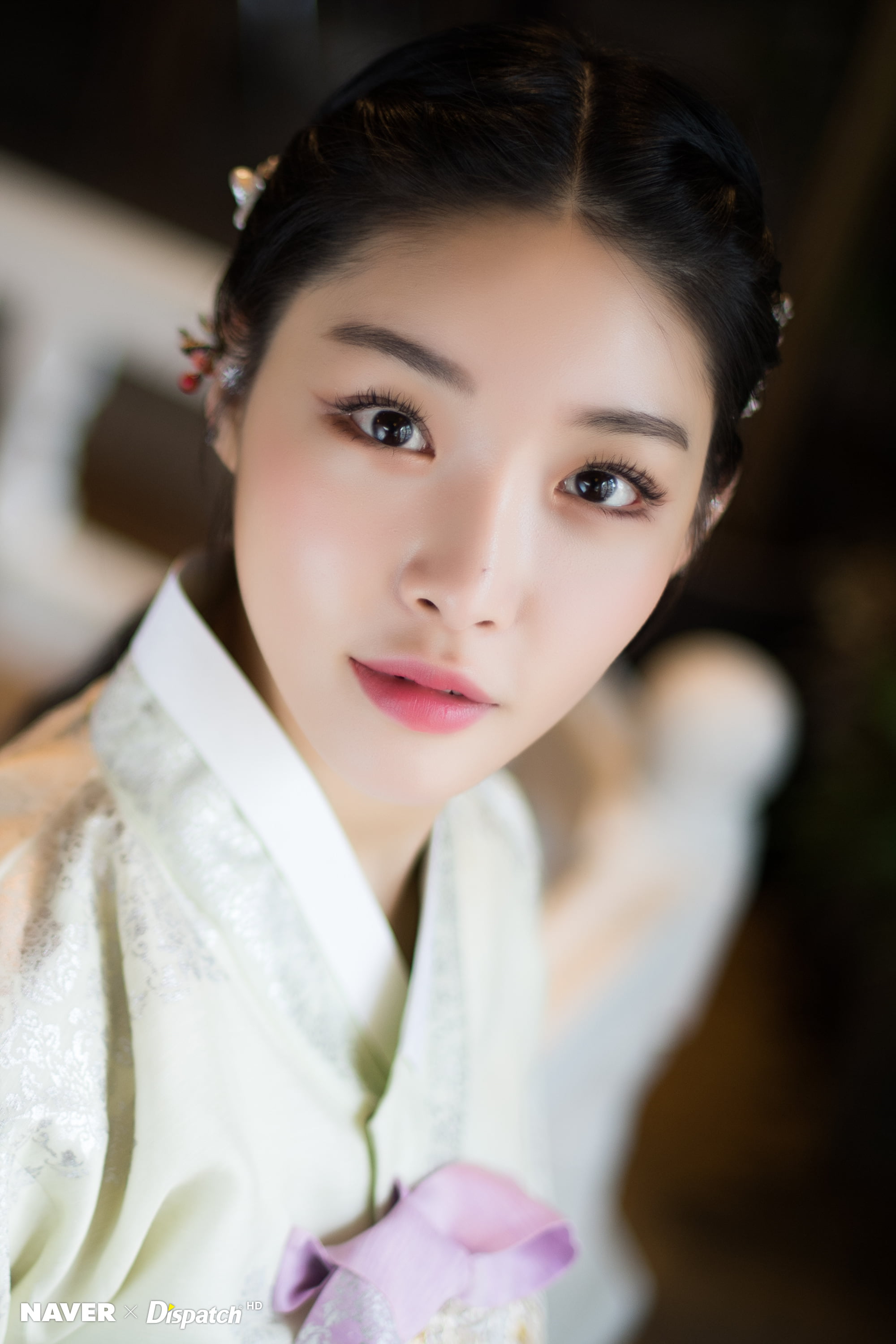 K-pop, looking at viewer, 2K, portrait, Korean, Asian, black hair, women, Chungha, Phone HD Wallpaper