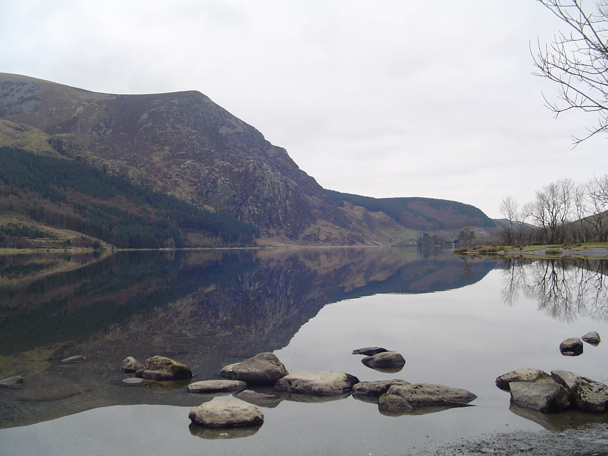 1080P, calm, season, reflection in lake, cwellyn, no people, landscape, welsh, uk, national, vibrant, park, solid, reflection, scenics - nature, mountain, HD Wallpaper