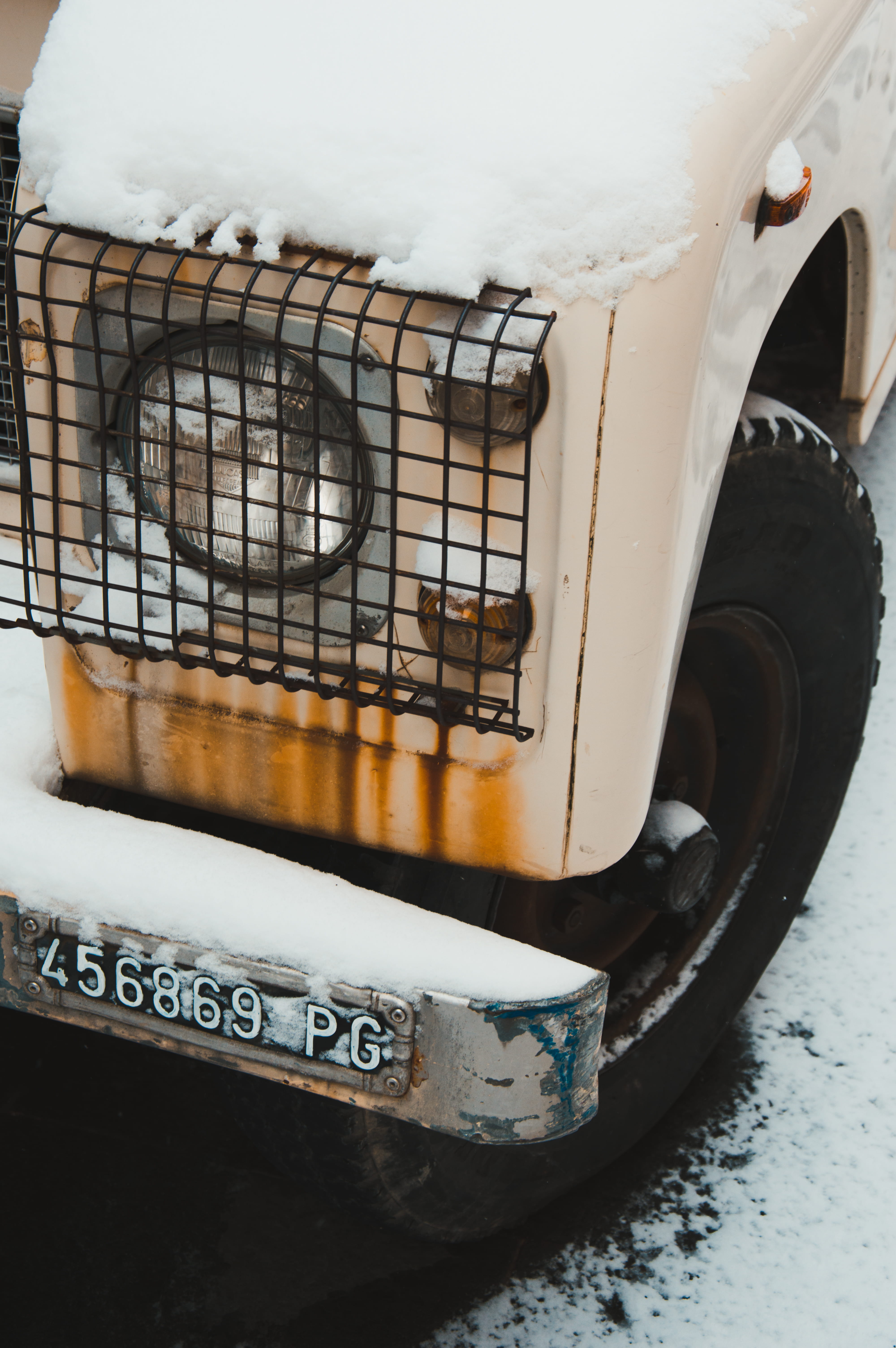 transportation, nature, defender, white color, day, frozen, domestic, container, vehicle, road, land rover, cold temperature, car, wheel, mode of transportation, Phone HD Wallpaper