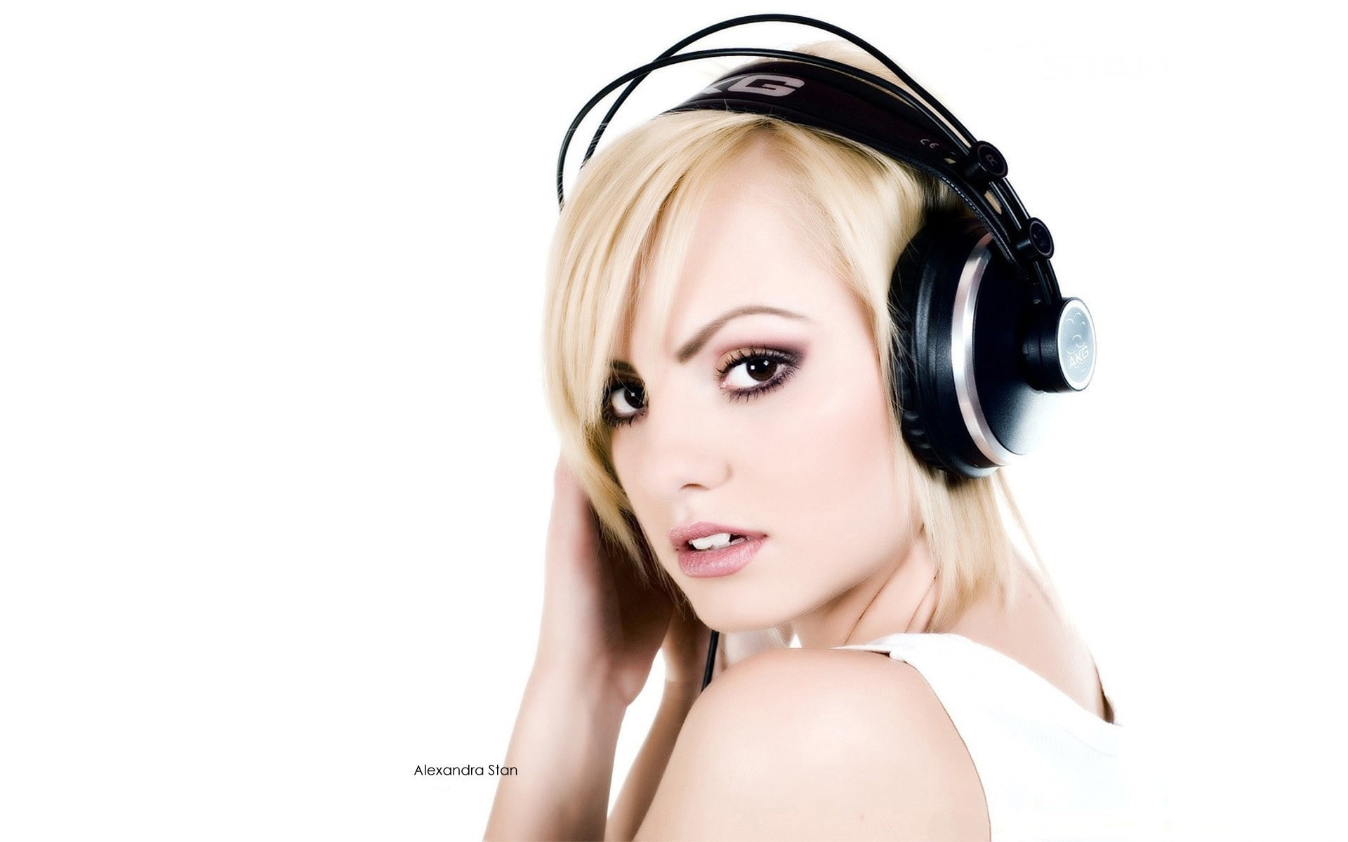 abstract, 1080P, alexandra, hd, akg, fantasy, white, art, stan, x, headphones, background, blondes, women, HD Wallpaper