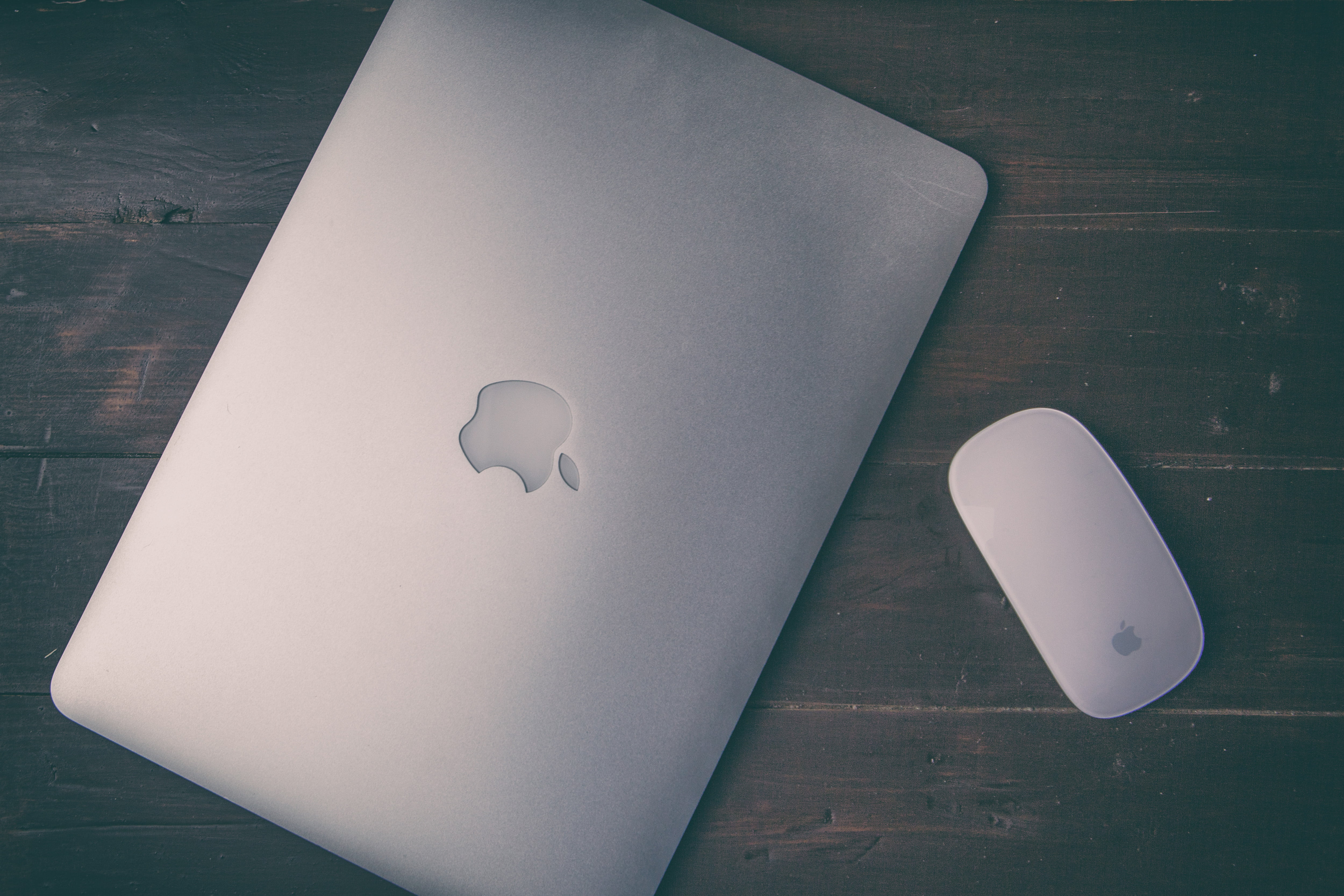 studio Shot, blank, silver, computer, art and craft, laptop, love, mouse, 4K, indoors, magic, high angle view, white, business, table, simplicity, modern, HD Wallpaper