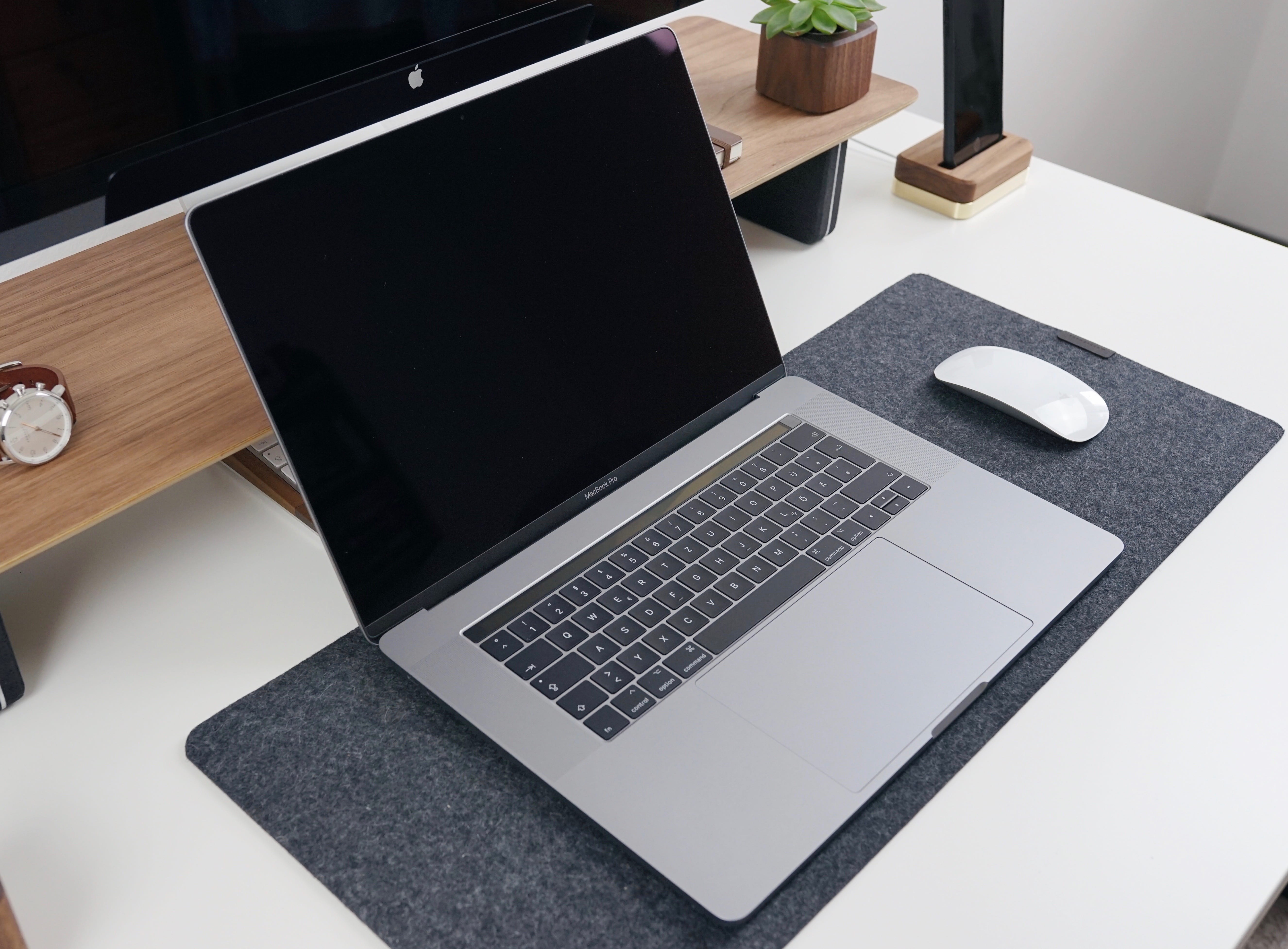 computer equipment, modern, apple, laptop, wireless technology, communication, wood - material, connection, black color, furniture, pro, high angle view, HD Wallpaper