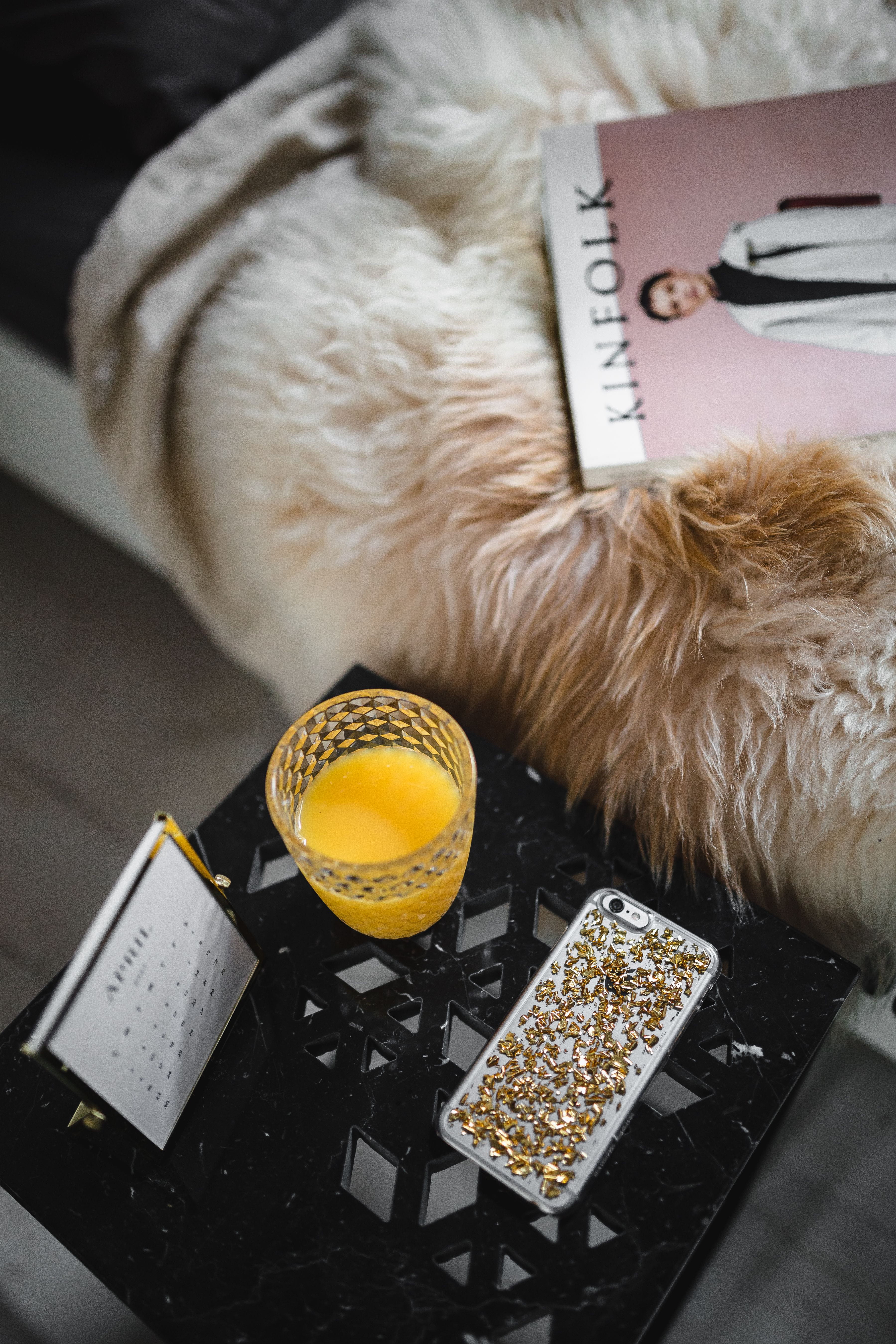 scandinavian, pets, laptop, food and drink, 5K, orange juice, interior, bedside table, marble, april, animal, mammal, table, minimalism, bedside, one animal, Phone HD Wallpaper