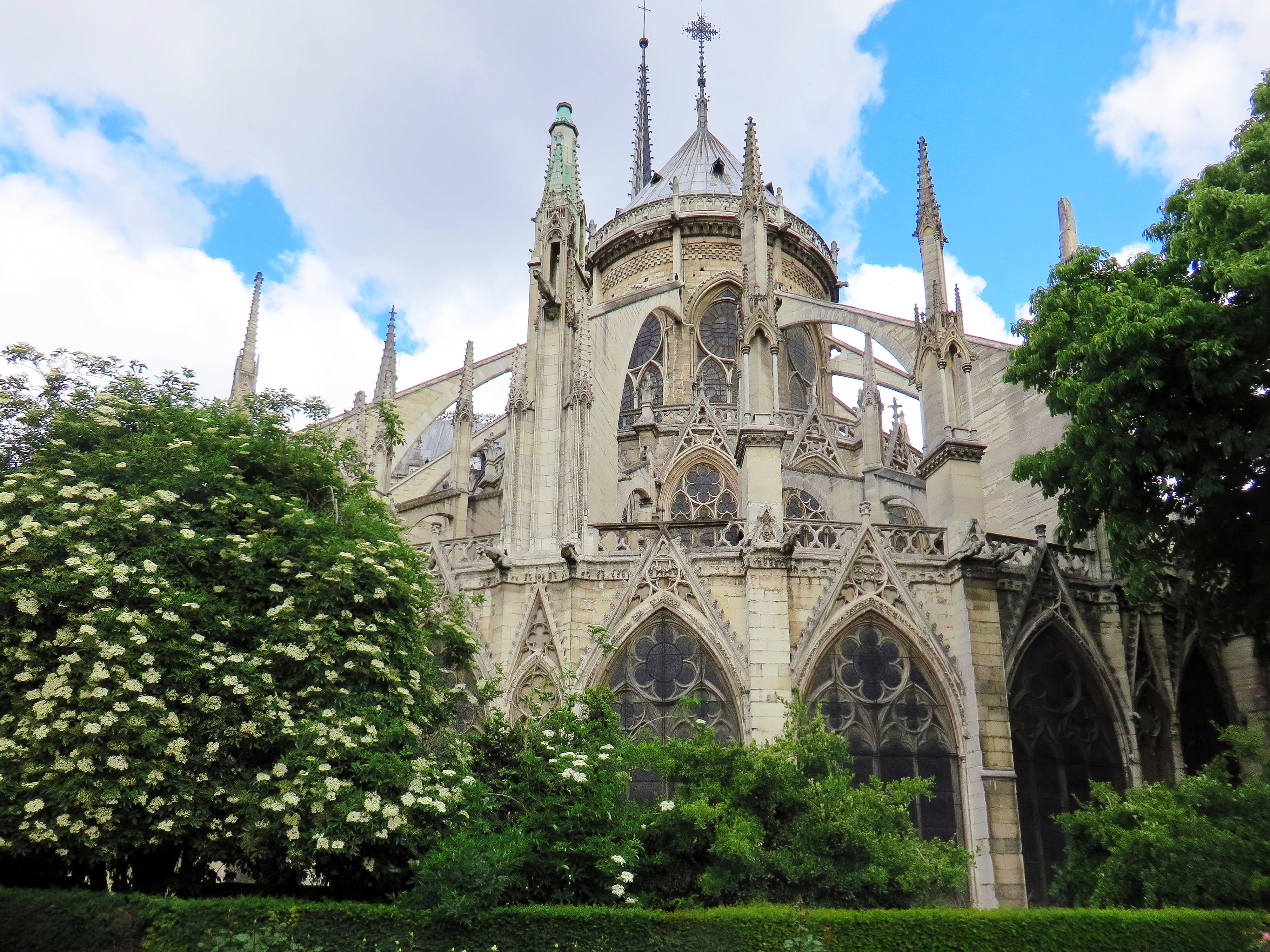 spire, arch, sky, building, cloud - sky, bedside, plant, belief, place of worship, day, 4K, nature, built structure, flying buttresses, perspective, tree, HD Wallpaper
