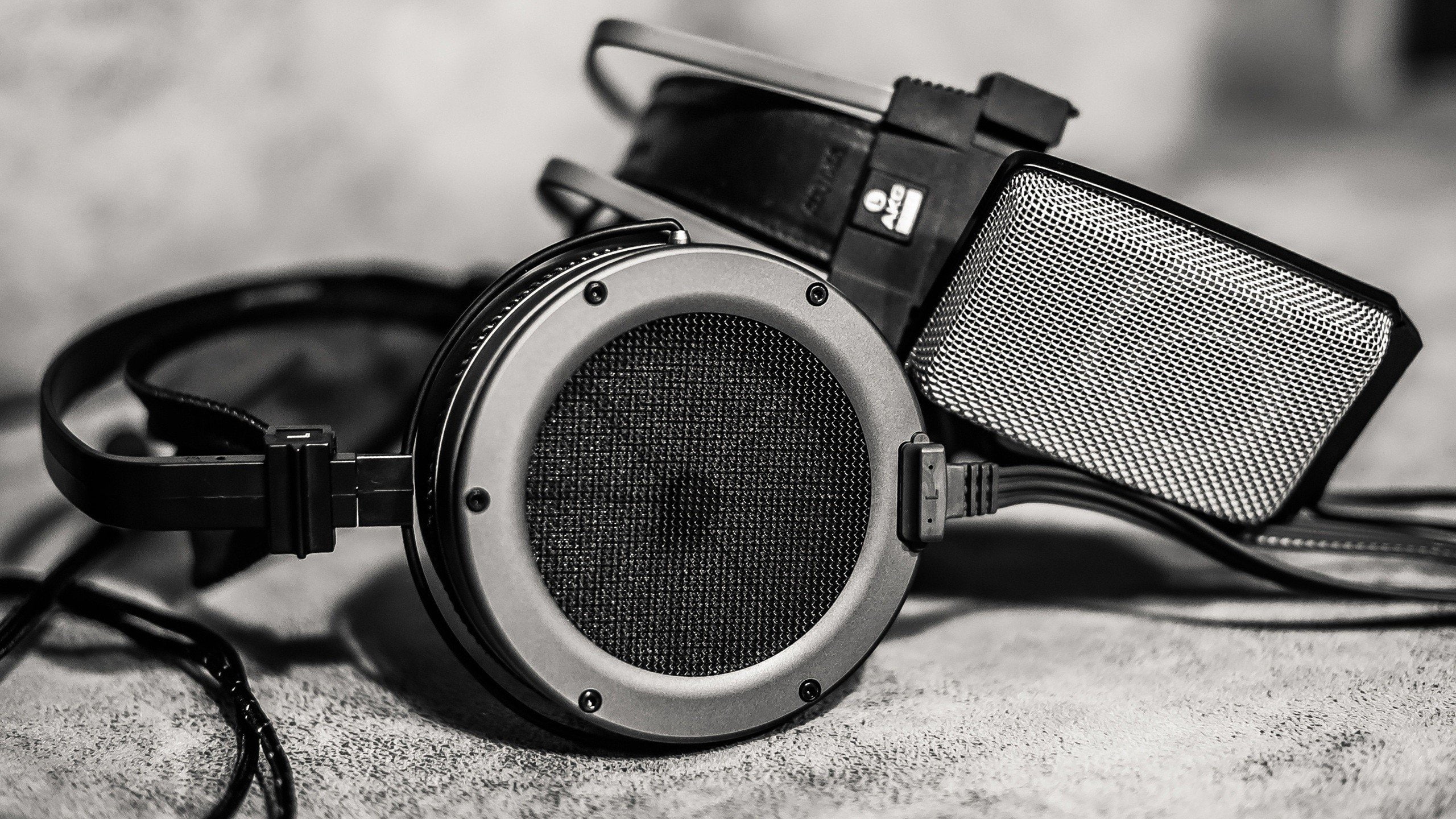 acoustics, germany, monochrome, 2K, grayscale, japan, life, k1000, stax, metal, music, black, white, akg, headphones, HD Wallpaper