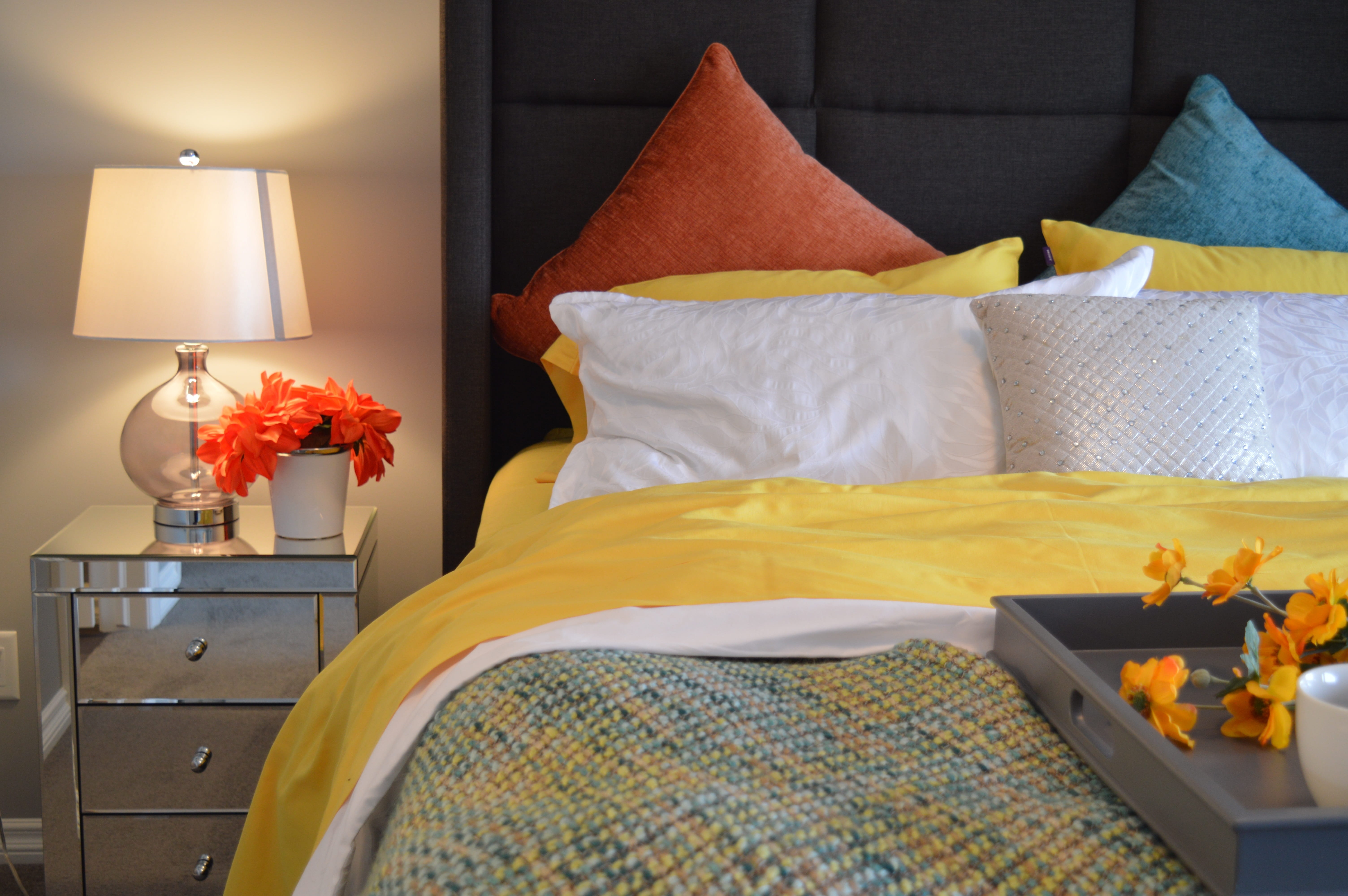 comforter, cozy, luxury, nightstand, furniture, textile, table, sleeping, home, linens, bed, interior, domestic room, pillows, electric lamp, vase, pillow, HD Wallpaper