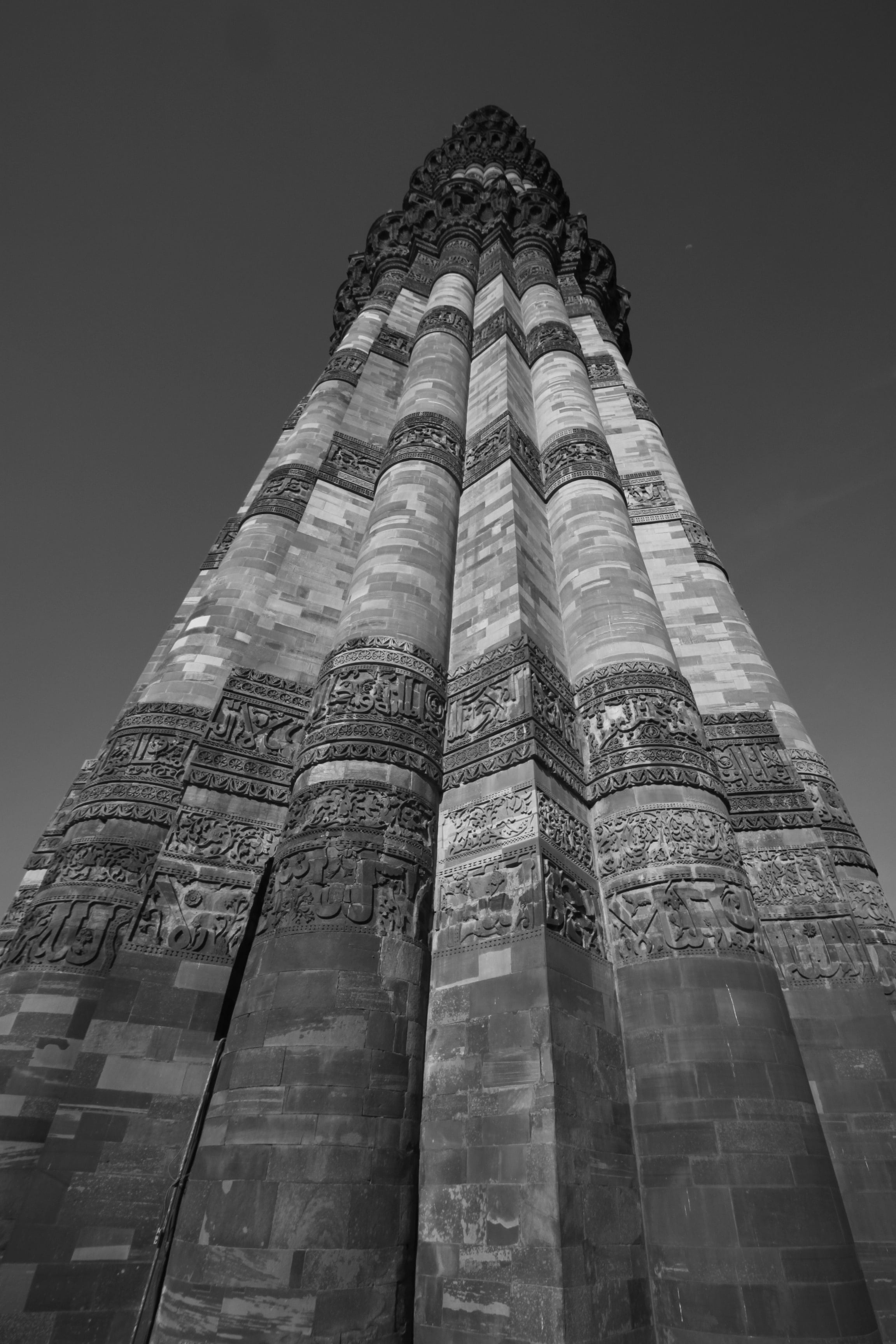 built structure, 2K, archaeology, qutab, pillar, travel destinations, low angle view, monument, travel, culture, minar, ruin, sky, building, architecture, Phone HD Wallpaper
