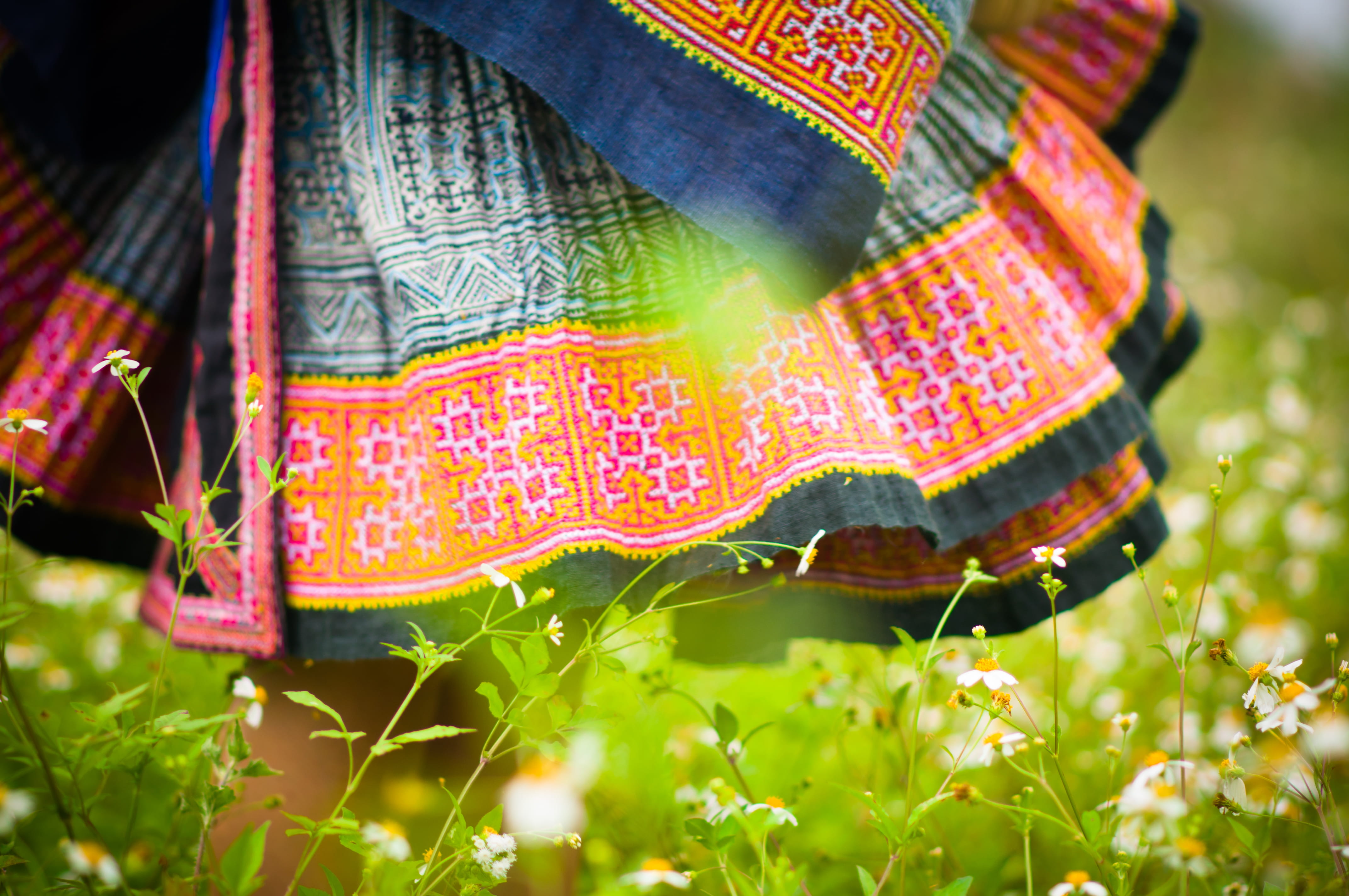 4K, pattern, vietnam, outdoors, mountain, focus on foreground, ethnic group, grass, close-up, astract, textile, field, selective focus, nature, religion, HD Wallpaper