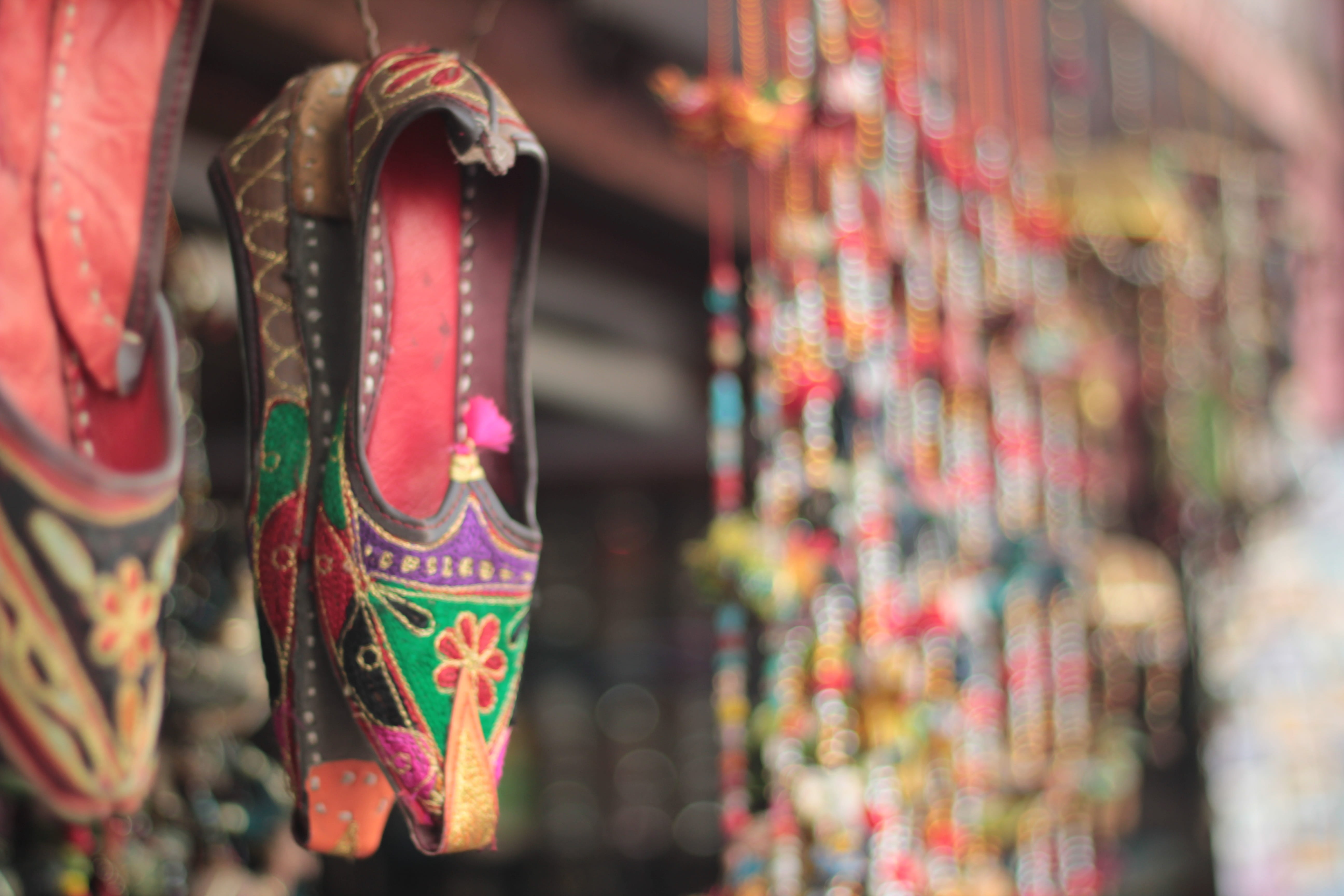 store, multi colored, retail display, retail, small business, large group of objects, hanging, design, street market, choice, variation, craft, cultural, HD Wallpaper