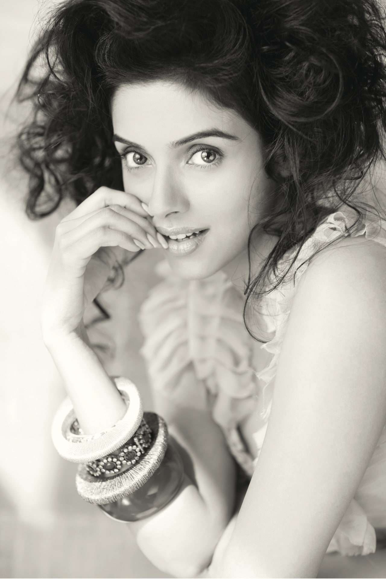 1080P, asin, art, bollywood, x, actress, monochrome, entertainment, hd, women, Phone HD Wallpaper
