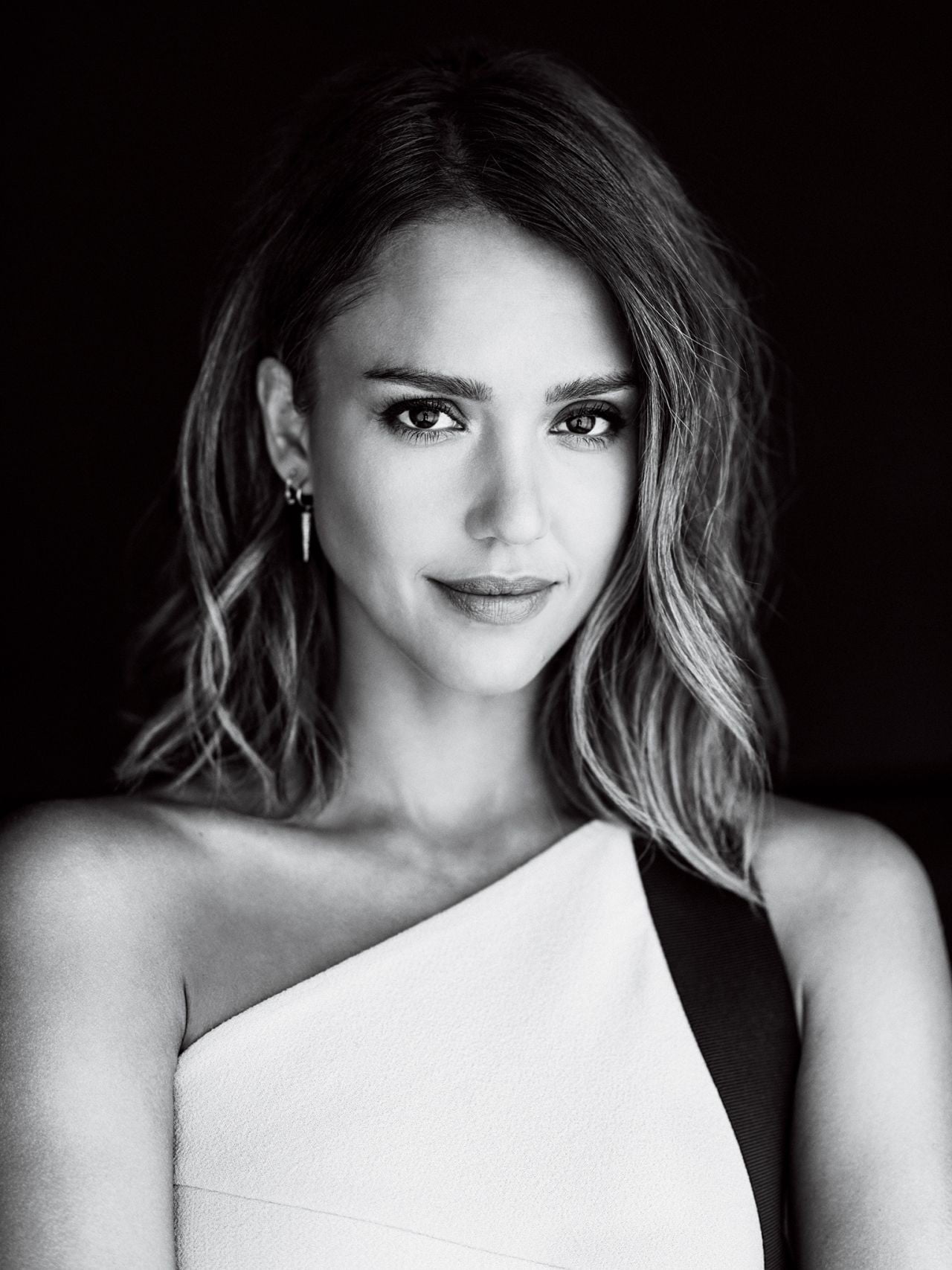 Jessica Alba, front view, actress, portrait, long hair, adult, blond hair, beautiful woman, headshot, hair, young adult, human face, women, beauty, looking at camera, Phone HD Wallpaper