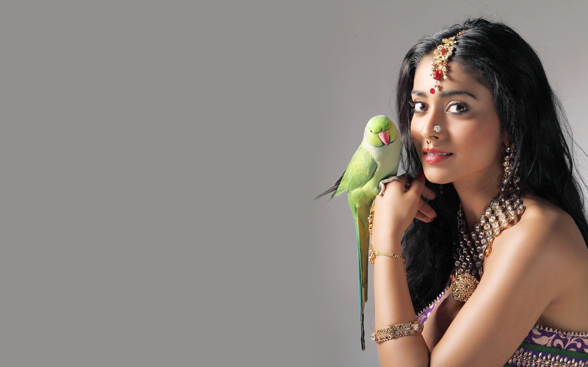 hairstyle, Actresses, women, copy space, lifestyles, adult, long hair, young women, young adult, front view, green color, Shriya Saran, one person, beauty, HD Wallpaper