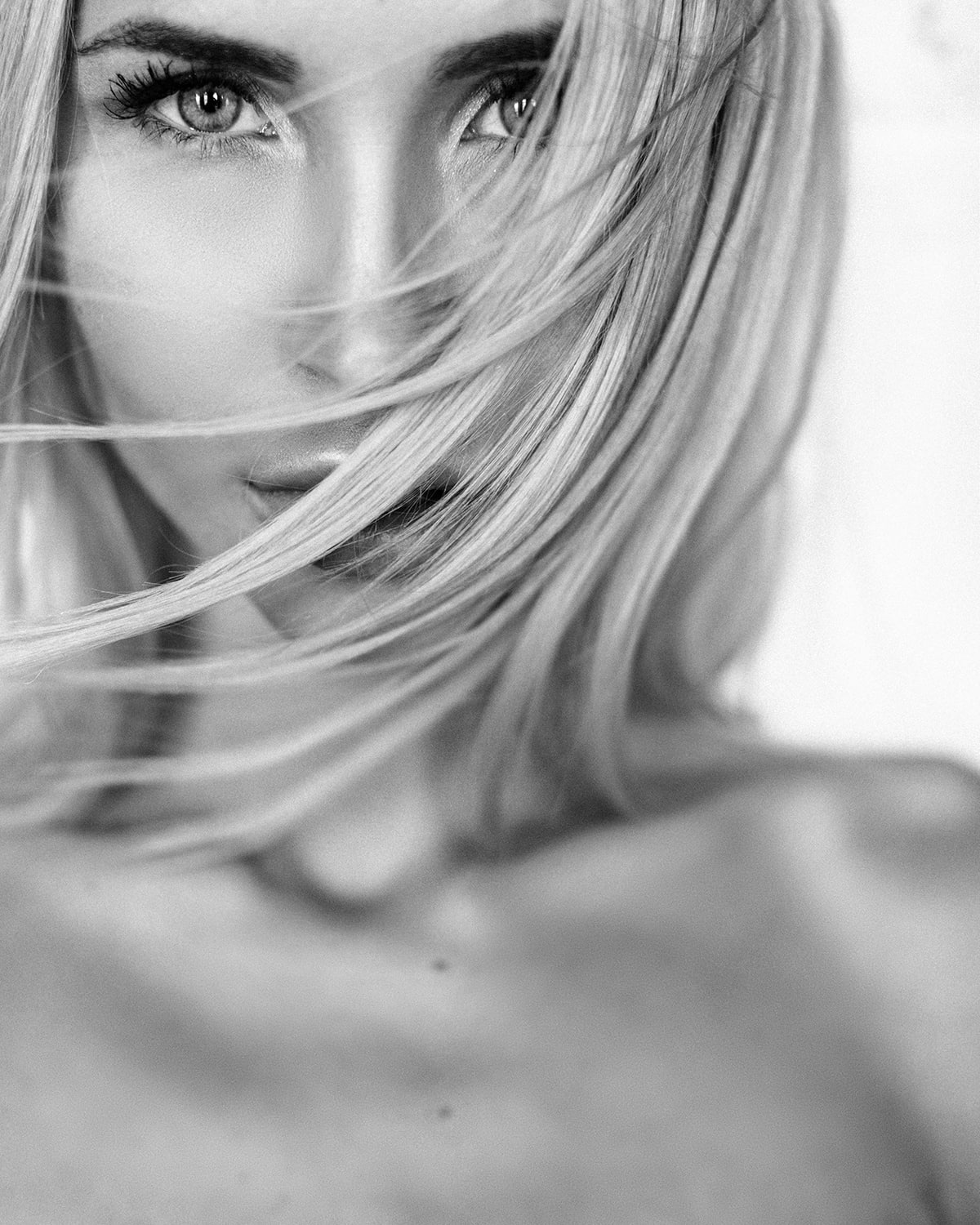 hairstyle, beauty, women, young adult, looking at camera, body part, adult, human body part, long hair, 720P, Aleksey Trifonov, portrait, beautiful woman, Phone HD Wallpaper