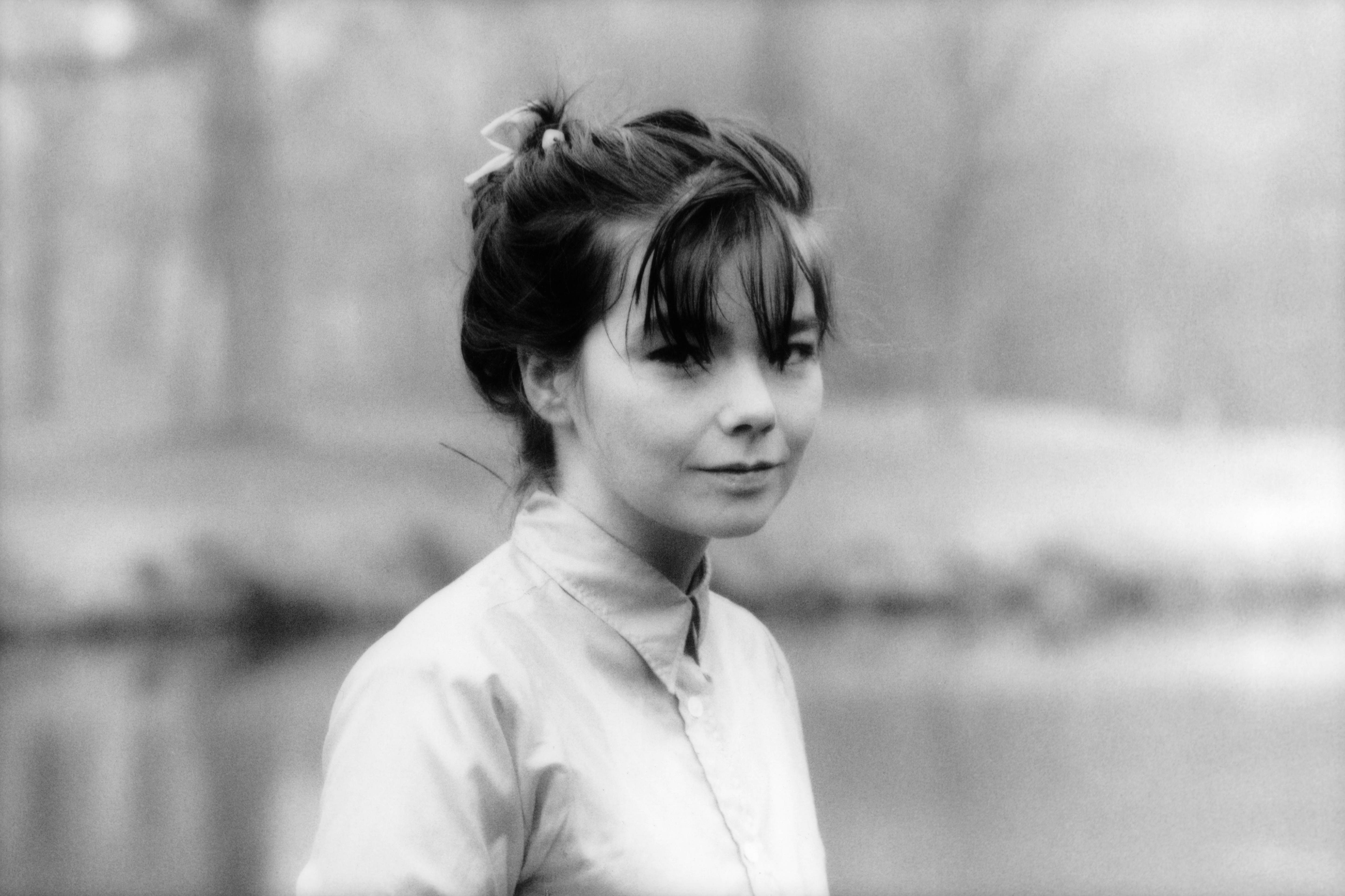 beautiful woman, monochrome, females, real people, day, looking down, child, women, front view, water, Björk, bangs, music, young adult, casual clothing, HD Wallpaper