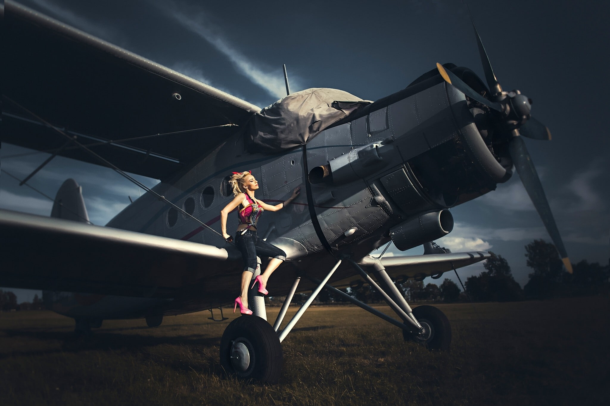 outdoors, 1080P, women, females, side view, airport, airplane, cloud - sky, nature, one person, air vehicle, planes, transportation, mode of transportation, HD Wallpaper