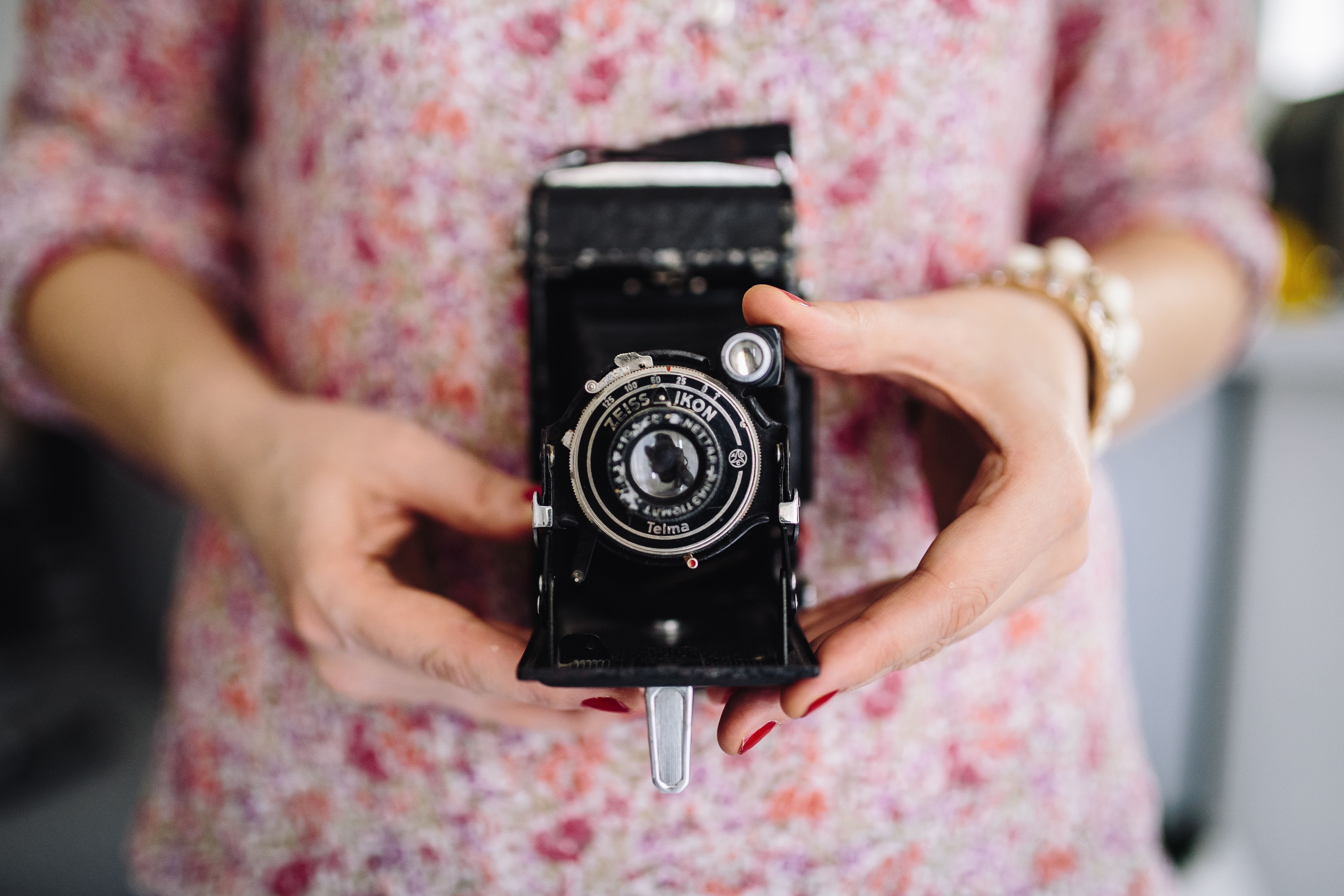 antique, pattern, old-fashioned, casual clothing, camera, focus on foreground, retro styled, vintage, camera - Photographic Equipment, females, equipment, HD Wallpaper