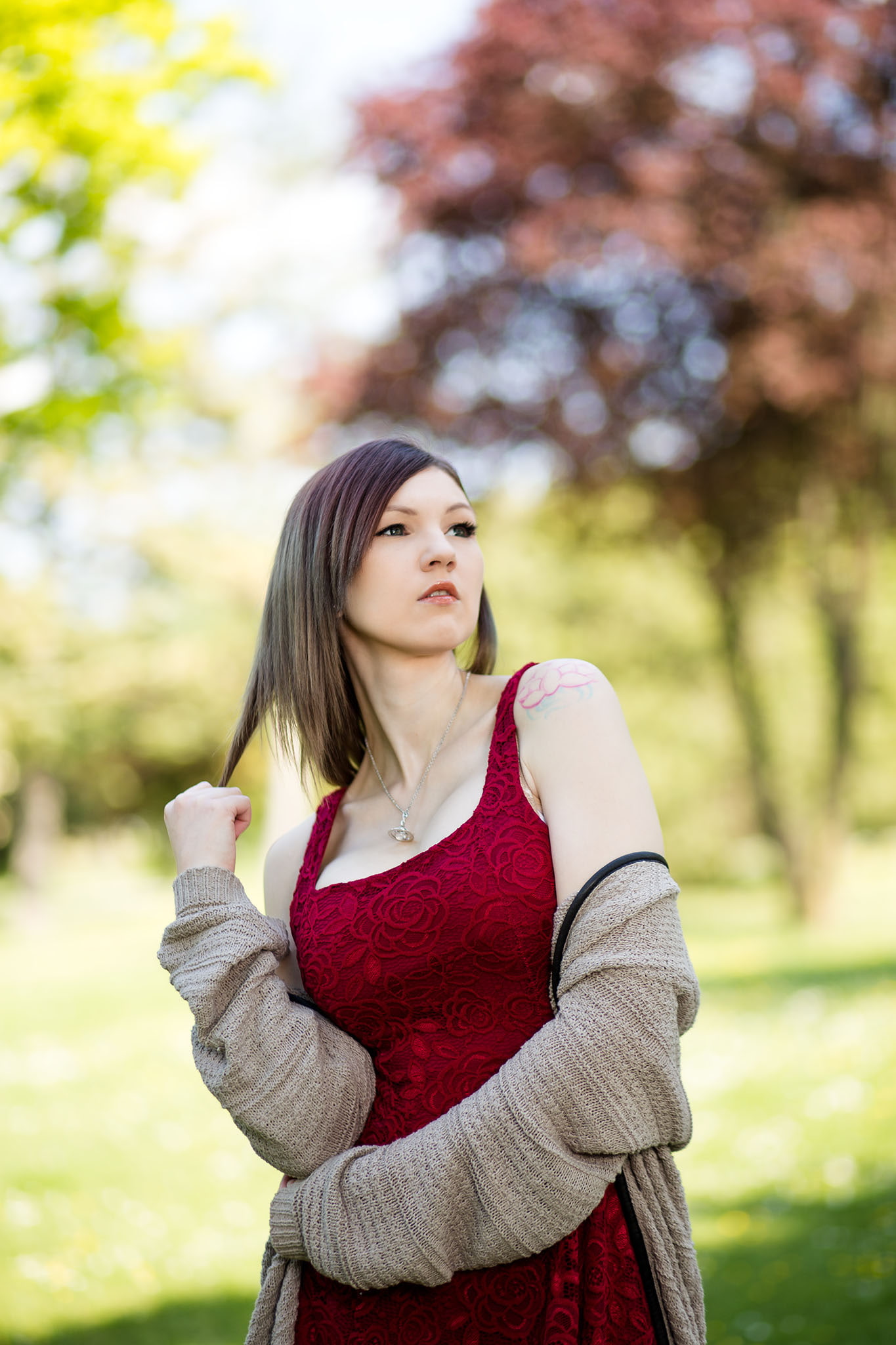 dyed hair, adult, model, depth of field, sweater, portrait, hairstyle, red, long hair, young adult, brown hair, beauty, tree, one person, hair, beautiful woman, Phone HD Wallpaper