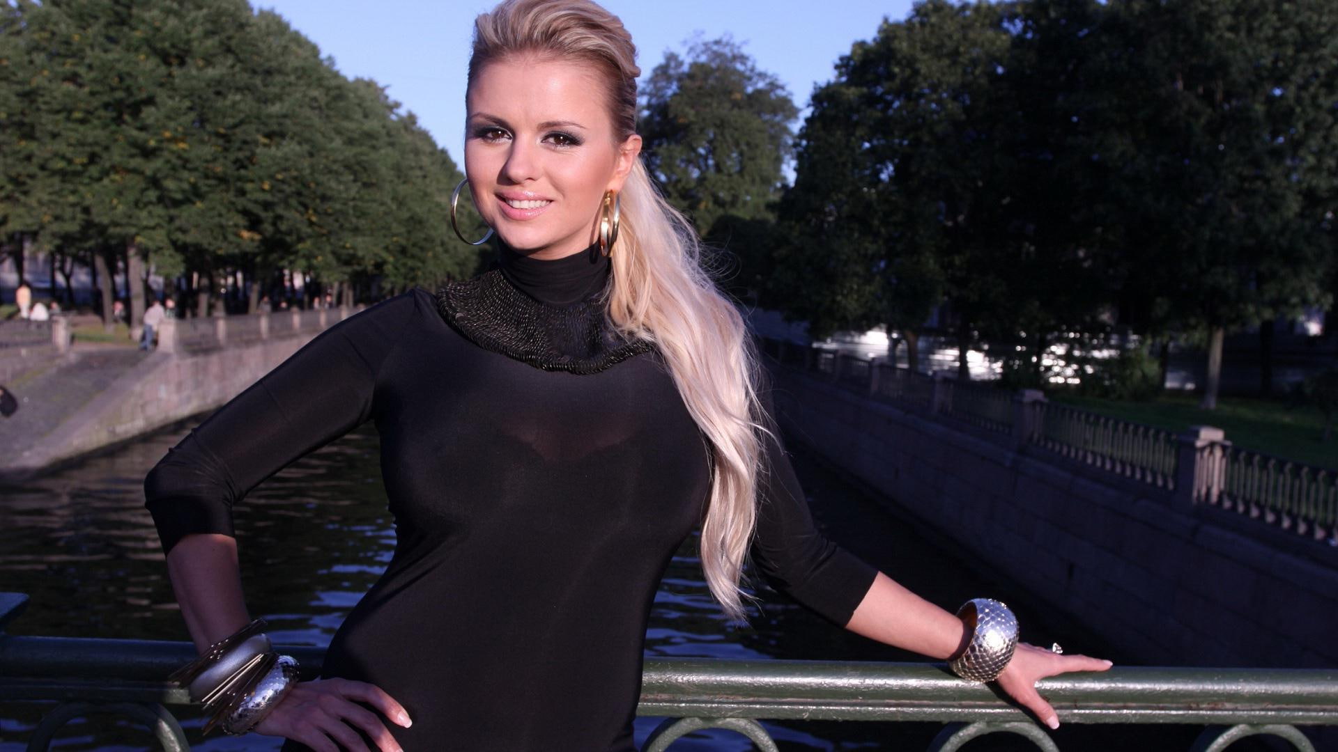 semenovich, 1080P, neck, s, celebrities, turtle, anna, sleeved, girls, real girls, bodycon, anna semenovich, blonde girl, black, women, dress, HD Wallpaper