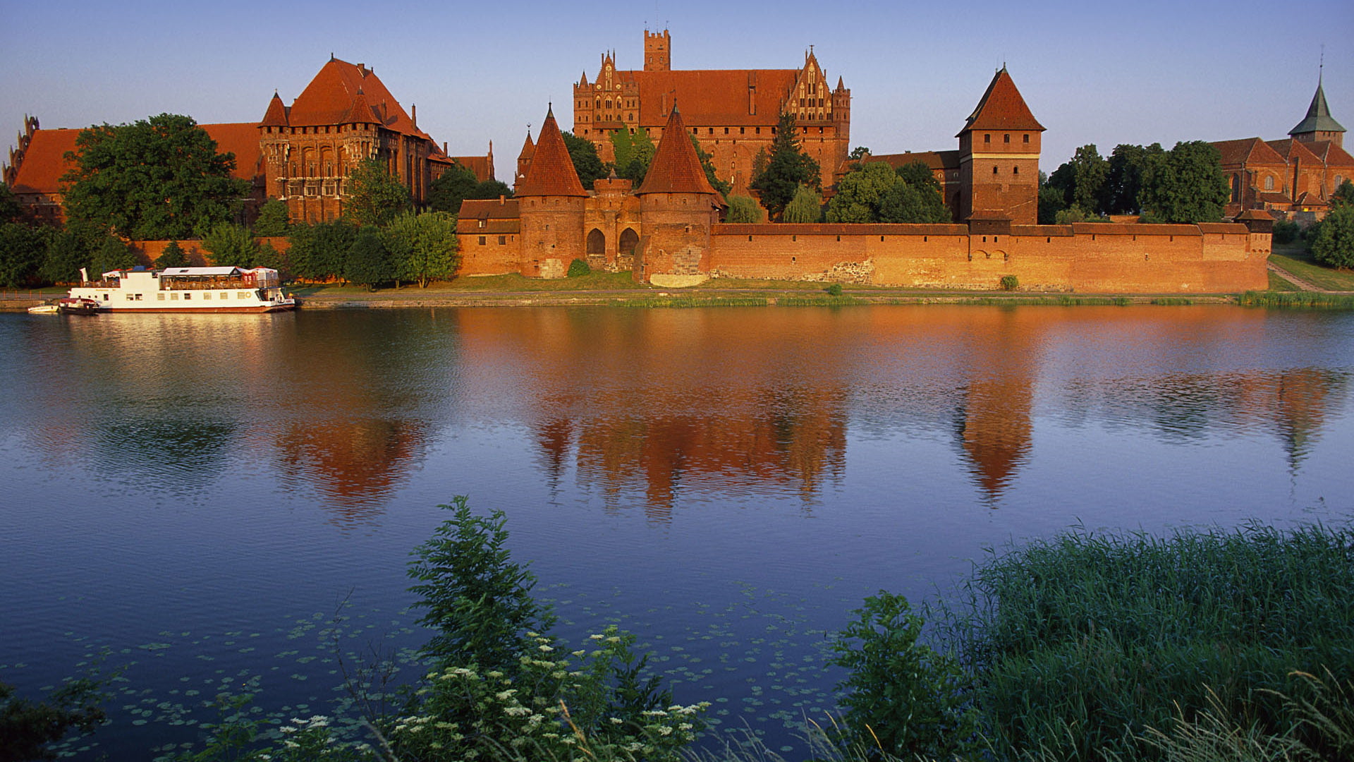 tourism, defensive structure, water, nature, castle, tower, lake, river, travel, mansion, landmark, bridge, town, plant, the past, landscape, europe, historical, HD Wallpaper