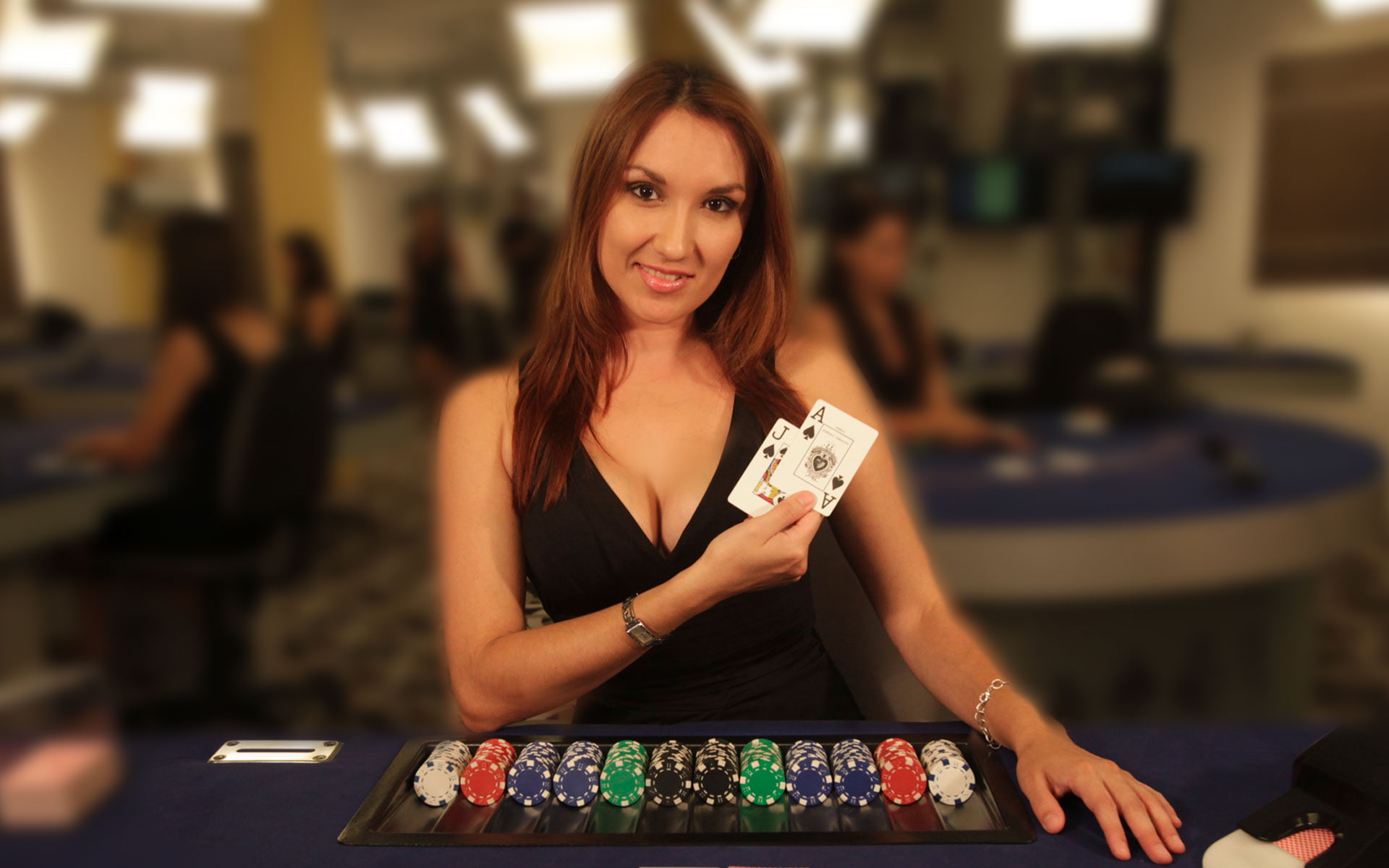 emotion, juego, 1080P, happiness, leisure games, holding, gambling, leisure activity, women, focus on foreground, mujer, casinos, one person, clasicos, HD Wallpaper