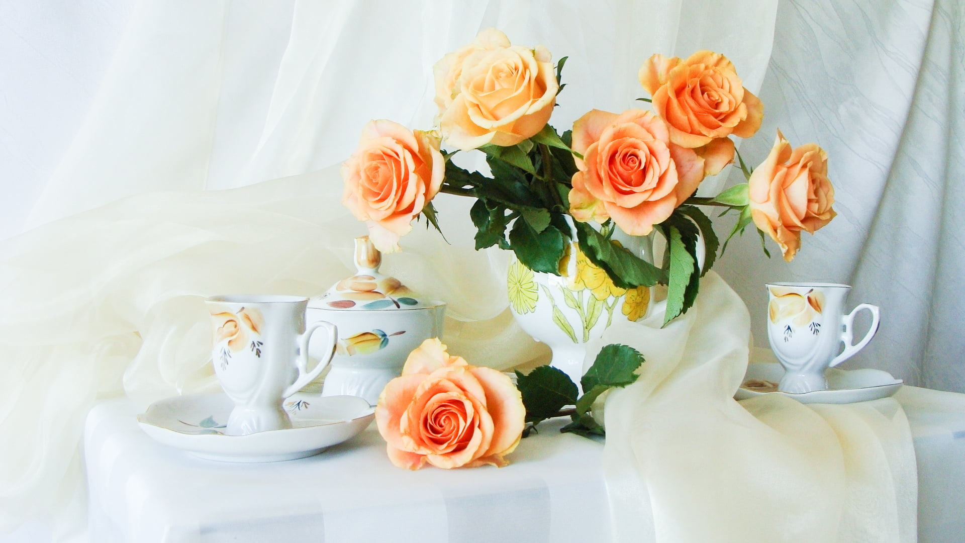 wedding cake, gentle, flowers, flower, white color, rose, backgrounds, bunch of flowers, roses, pink Color, luxury, vase, tablecloth, nature, arrangement, HD Wallpaper