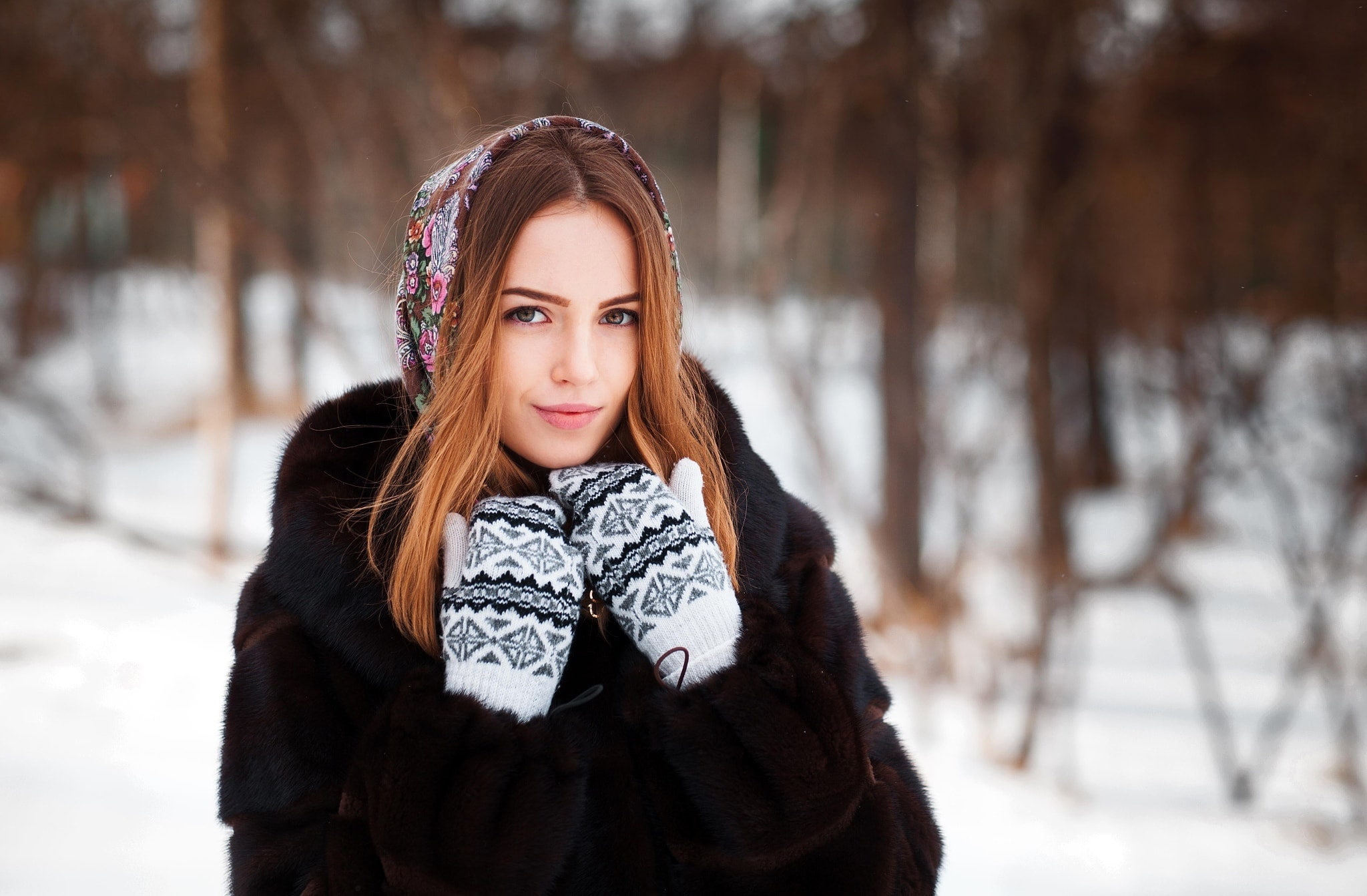 nature, pose, model, Alexey Gilev, winter, 1080P, mittens, portrait, look, beauty, trees, hairstyle, snow, bokeh, redhead, makeup, shawl, fur, coat, HD Wallpaper