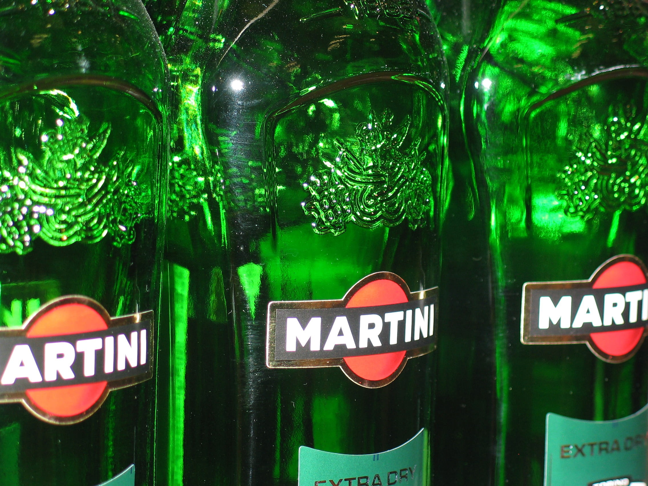 text, car, glass - material, taste, green color, counter, celebrate, reflection, guidance, no people, sign, sale, culture, bottles, gastronomy, road, city, HD Wallpaper