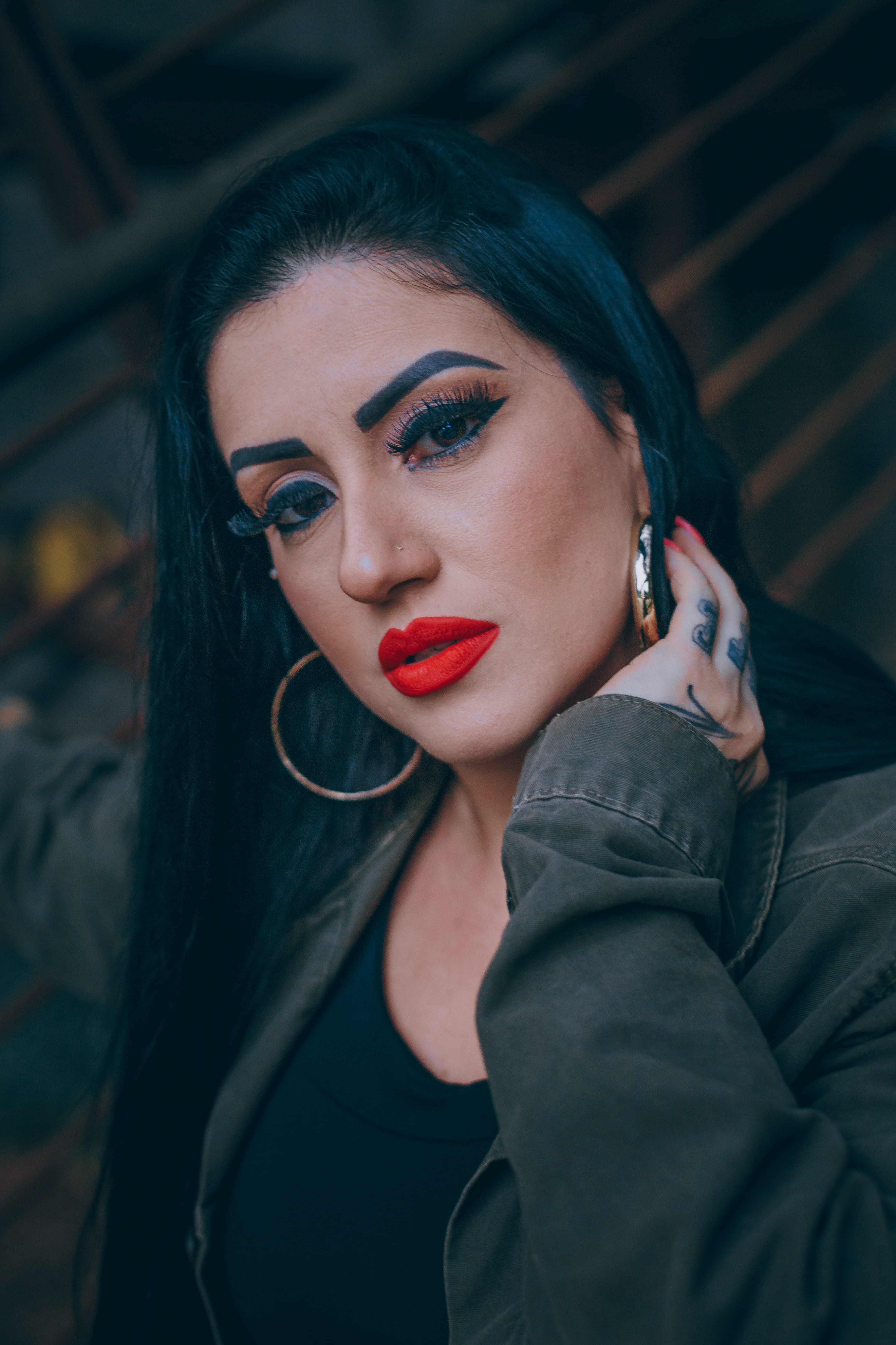 style, woman, beauty, wear, beautiful woman, photoshoot, lipstick, glamour, loop, facial expression, fashion, model, colored, pretty, hairstyle, face, wearing, Phone HD Wallpaper