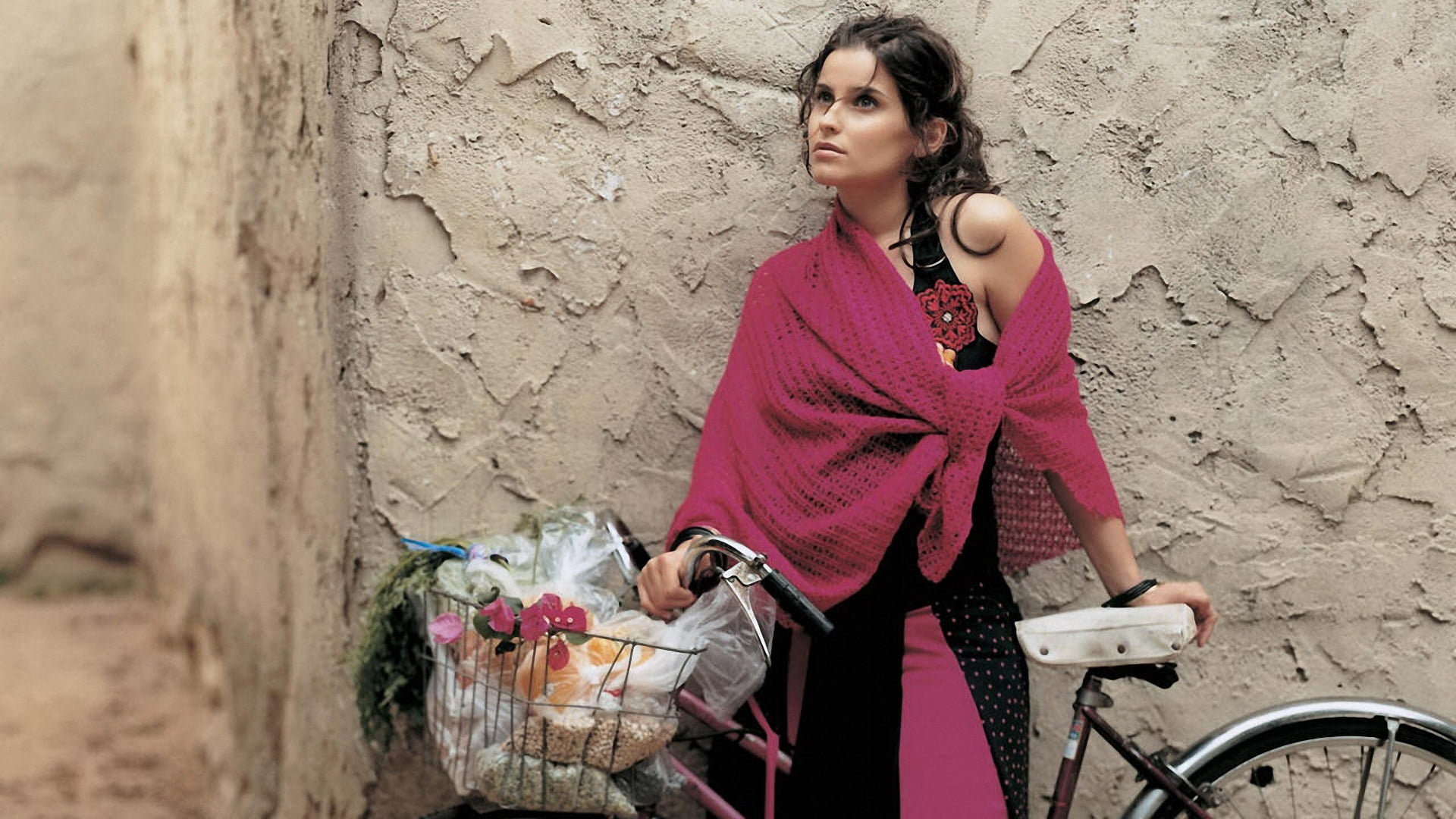 pink, urban Scene, beautiful woman, caucasian Ethnicity, nelly furtado, casual Clothing, hipster, sensuality, elegance, knitted, cheerful, city Life, city, HD Wallpaper