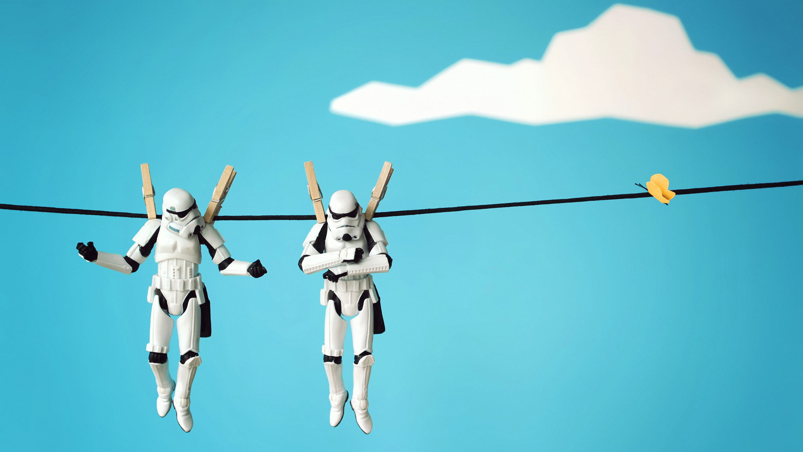 teamwork, colored background, clothesline, clothing, 2K, human representation, hanging, figures, in a row, macro, ideas, sky, toy, men, rope, toys, trooper, HD Wallpaper