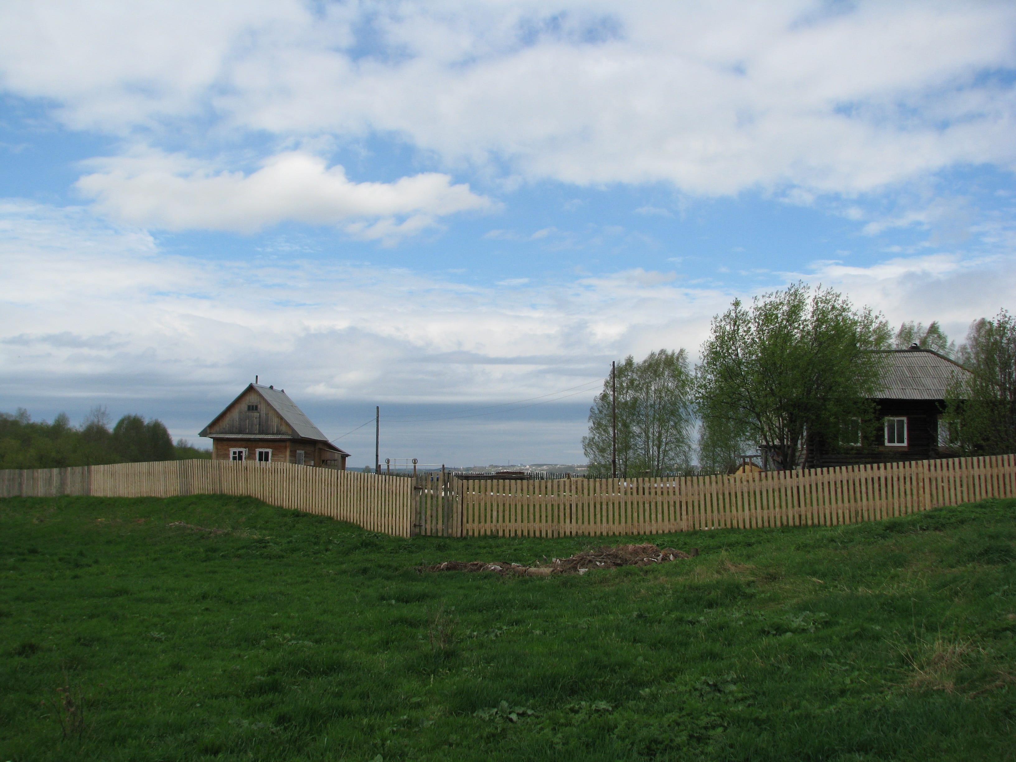 outdoors, kudymkarskiy district, building exterior, building, architecture, sky, trees, perm krai, clouds, village, agriculture, fence, green color, 2K, HD Wallpaper
