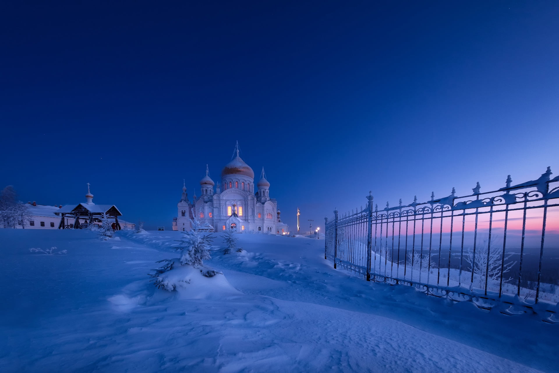 winter, Russia, White mountain, sunset, Perm Krai, the fence, snow, Holy cross Cathedral, temple, Belogorsky Nicholas monastery, 1080P, path, HD Wallpaper