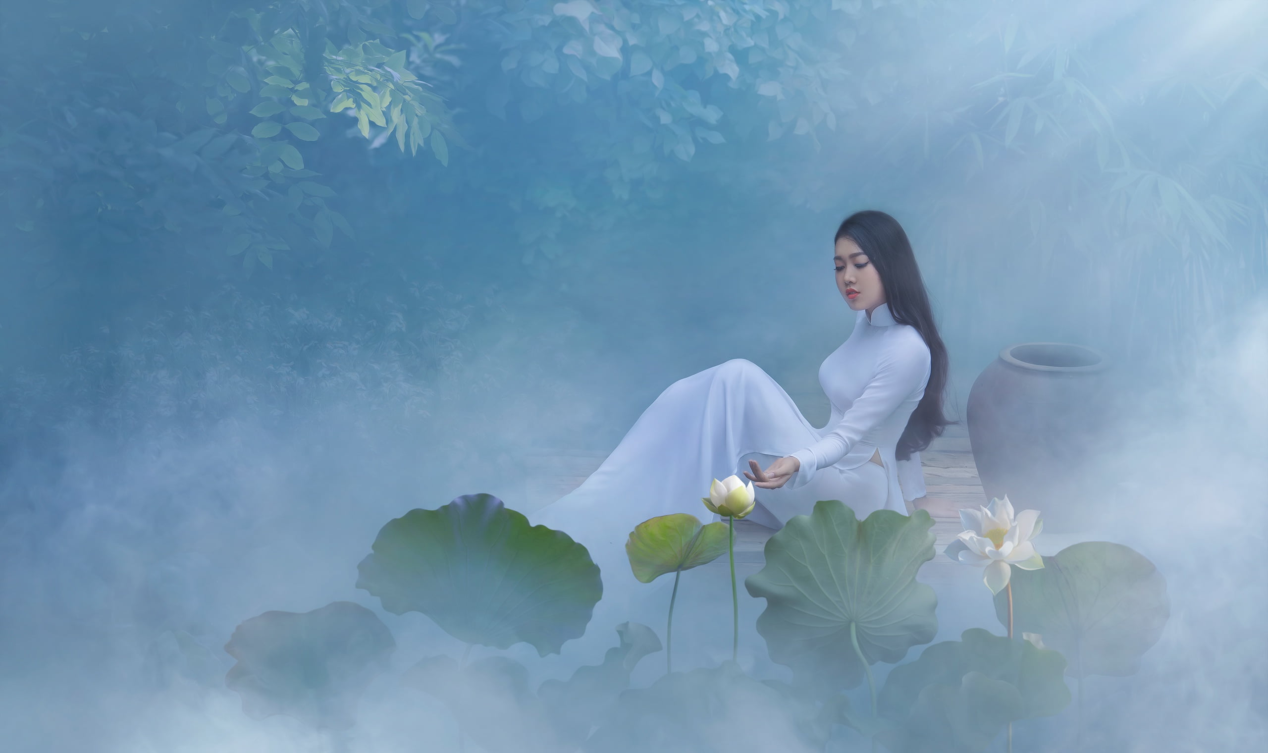 fog, Asian, young adult, real people, garden, light, flower, hairstyle, couples, lifestyles, leisure activity, adult, three quarter length, beautiful woman, HD Wallpaper