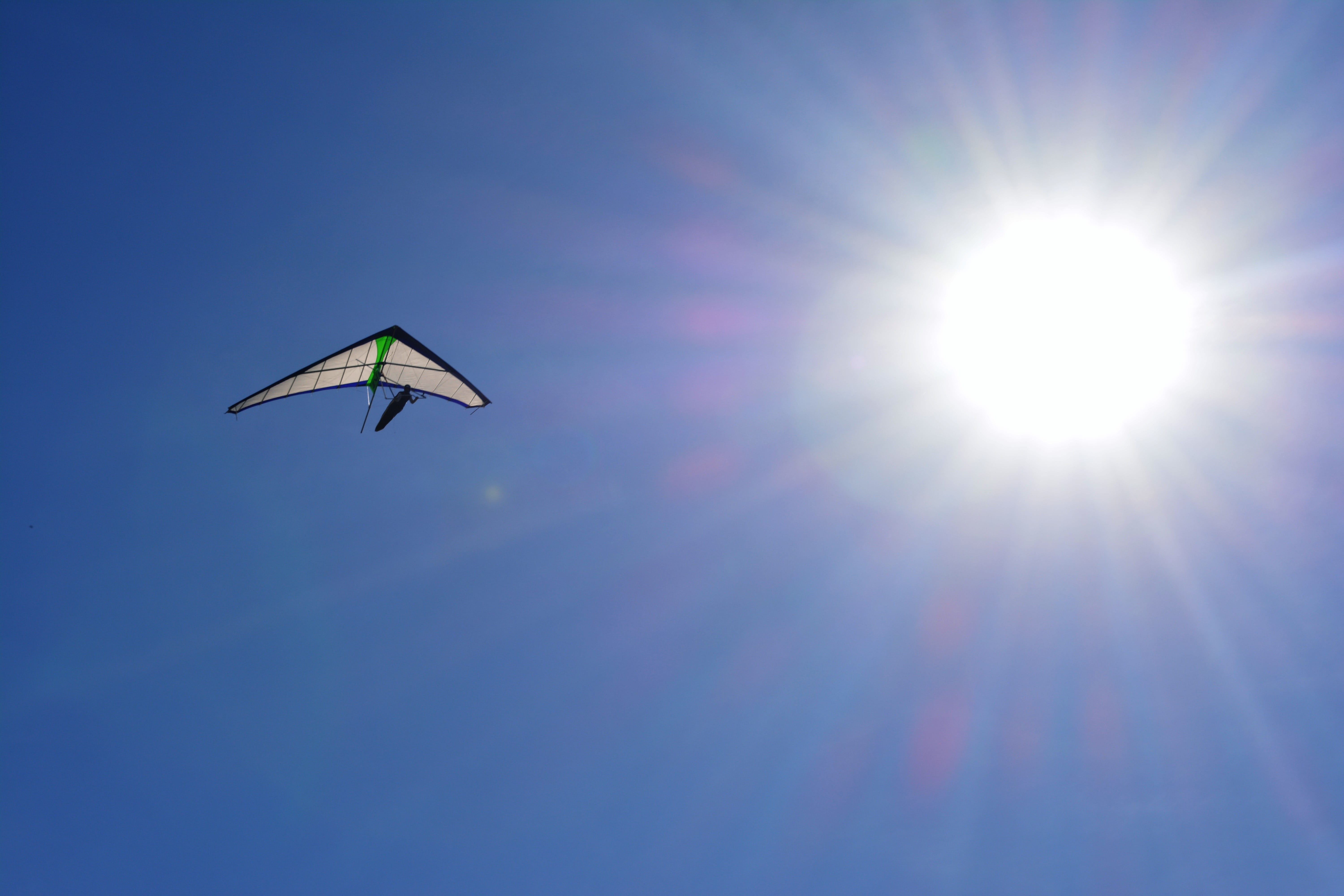 scenics - nature, flying, planar, blue sky, bright, sky, 5K, day, nature, beauty in nature, outdoors, kite - toy, adventure, tranquility, sport, hang gliding, HD Wallpaper