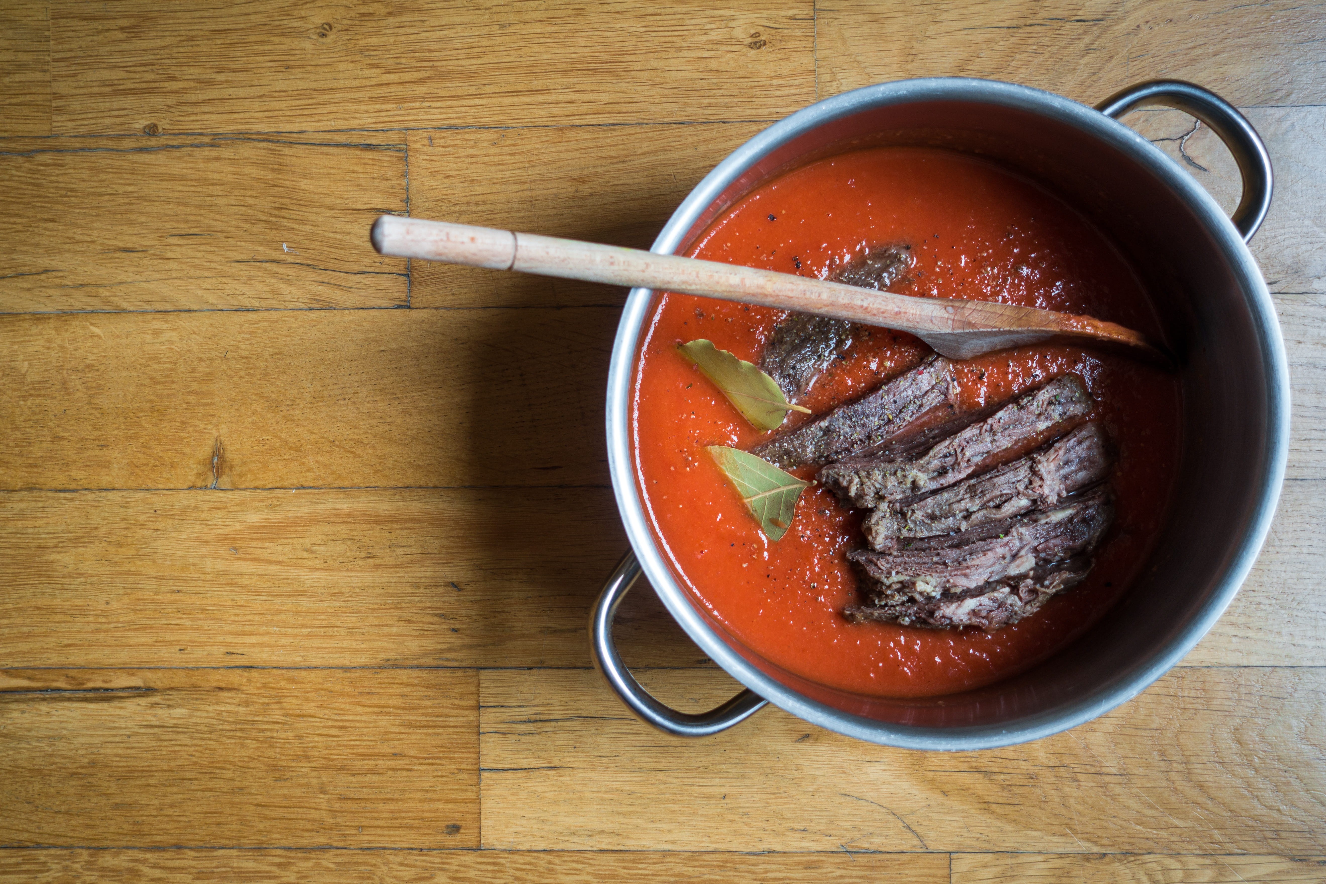 5K, wellbeing, sauce, healthy eating, indoors, czech, high angle view, red, close-up, cooking, eating utensil, freshness, table, meal, tomato, red meat, HD Wallpaper