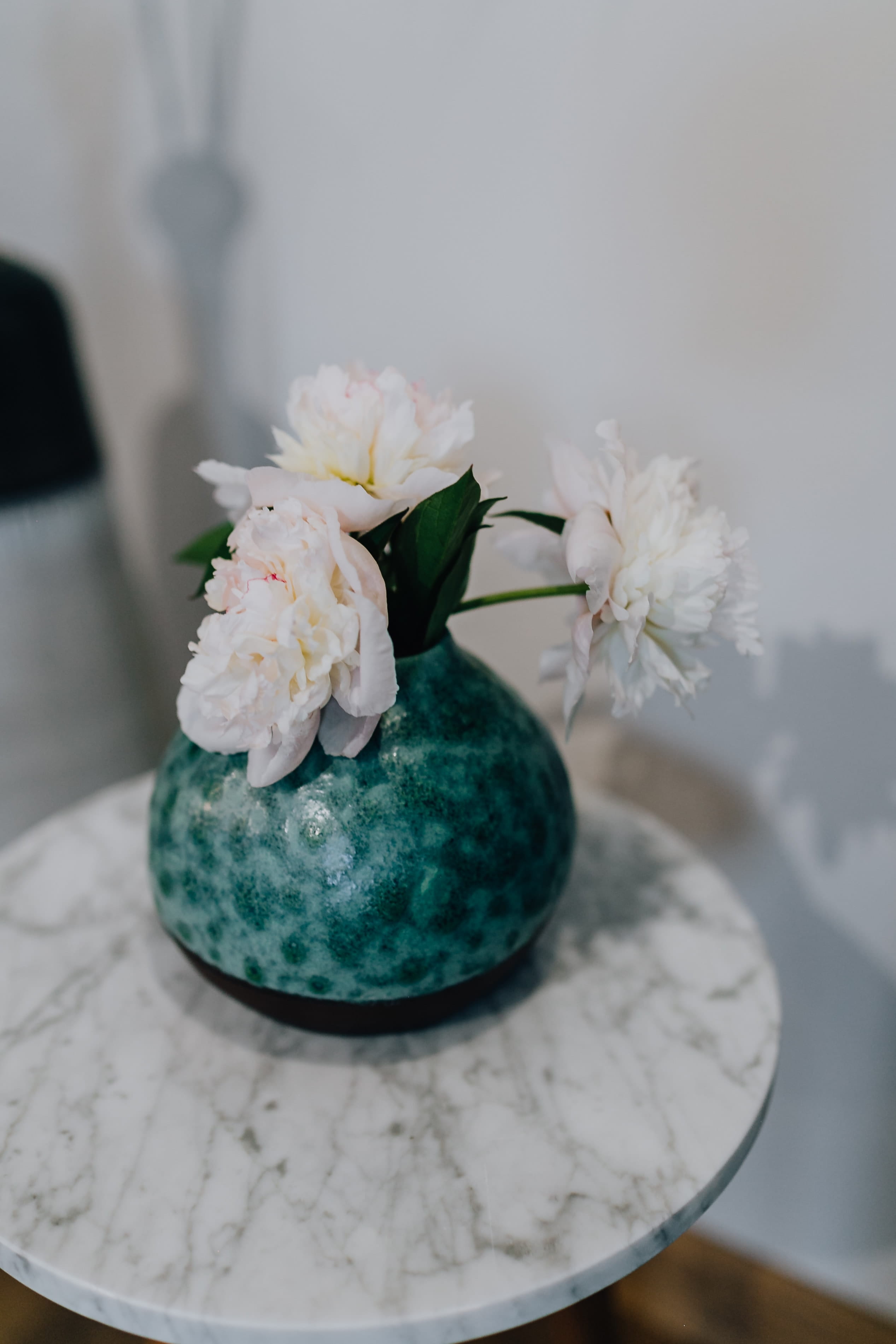 flowers, vase, blossom, springtime, peonies, white color, fragility, food, plant, blooming, flower, table, peony, pink, lovely, flower head, beauty in nature, Phone HD Wallpaper