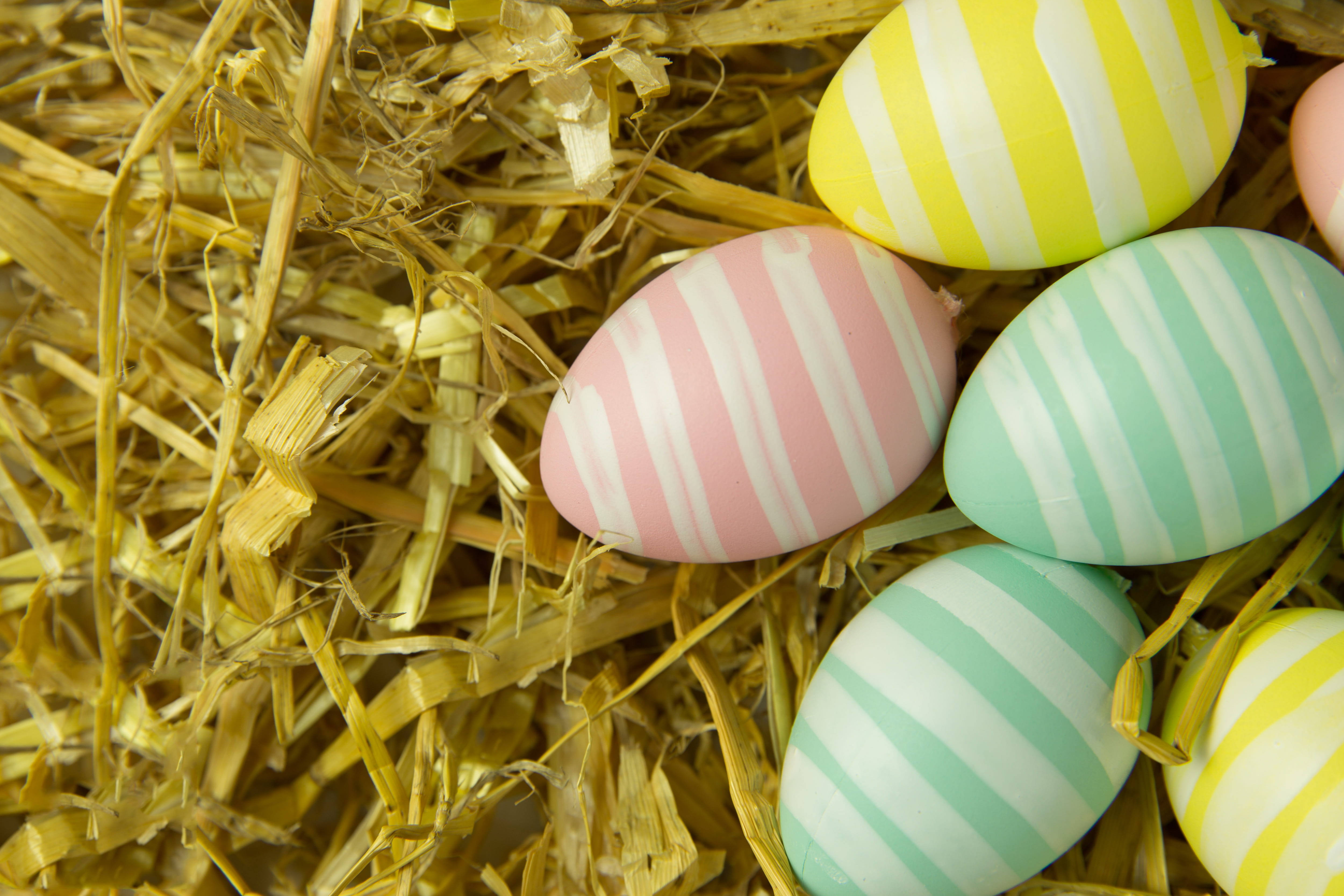 indoors, nature, no People, season, paint, 4K, healthy eating, symbol, full frame, egg, plant, food and drink, easter, colors, basket, striped, backgrounds, HD Wallpaper
