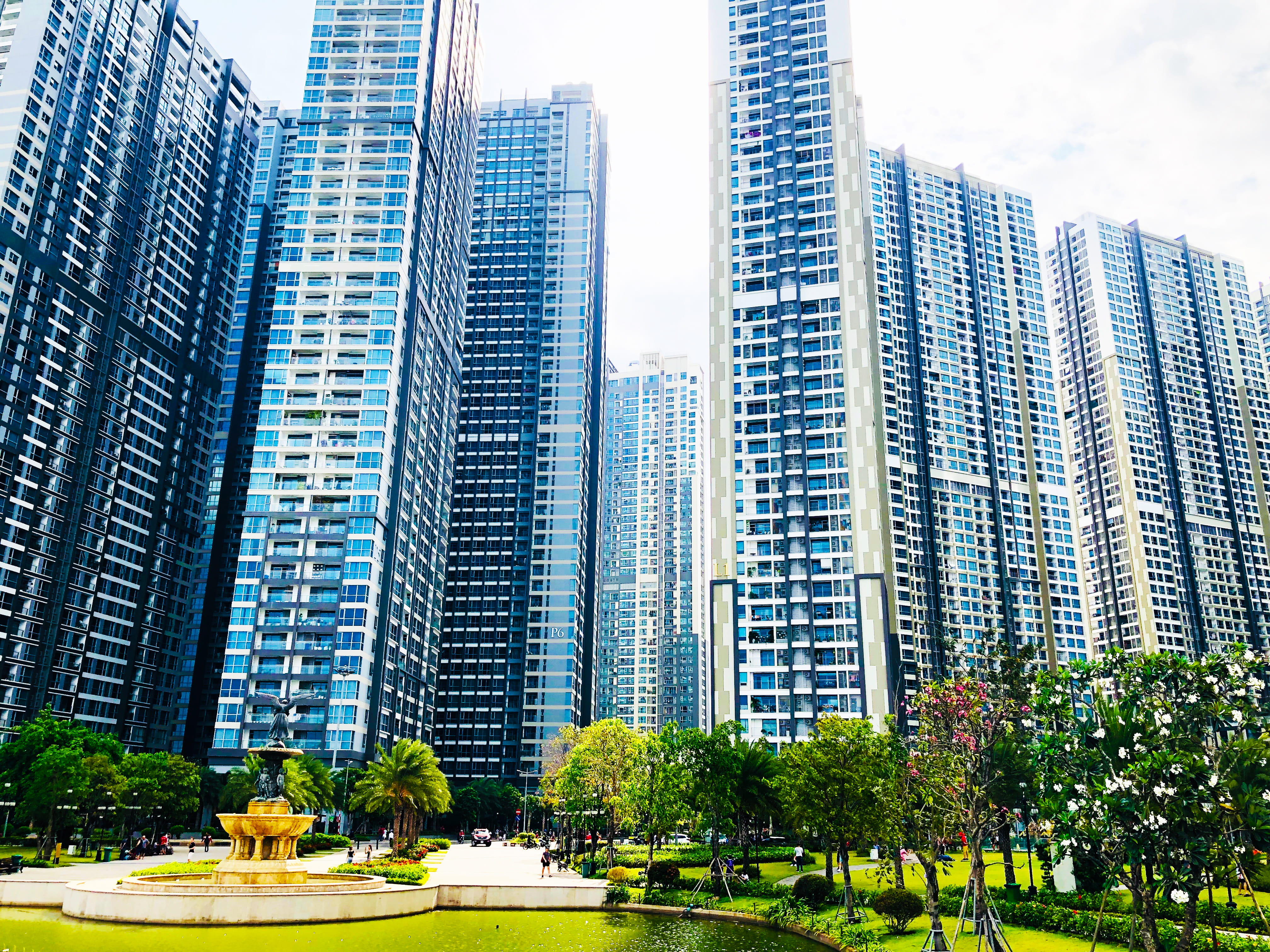 garden, trần trọng kim, business, tall - high, condo, nature, cityscape, apartment building, office, downtown, day, urban, grass, city, housing, vietnam, HD Wallpaper