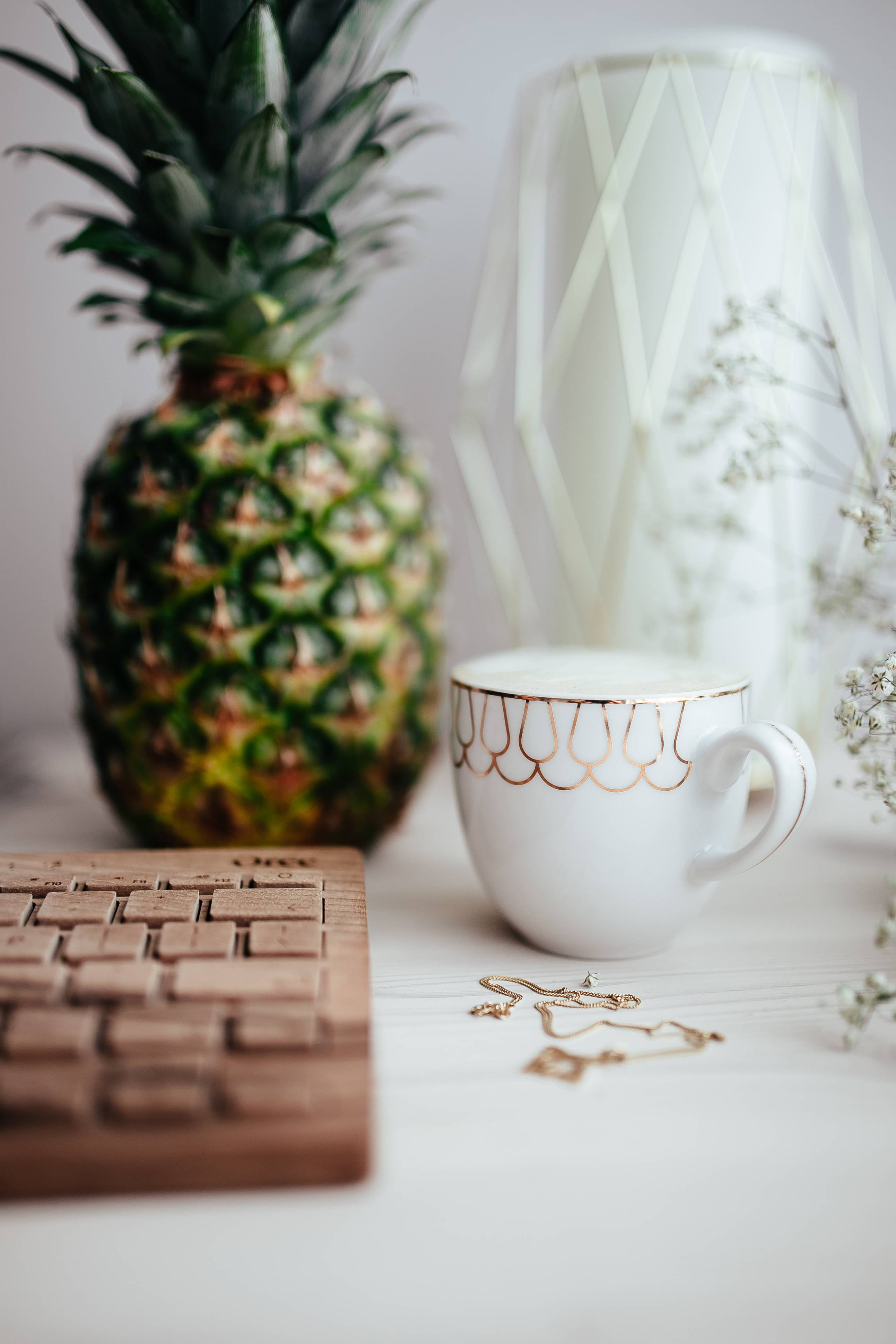 computer Keyboard, still life, wood - material, food and drink, coffee, drink, selective focus, place mat, business, close-up, desk, no people, technology, Phone HD Wallpaper