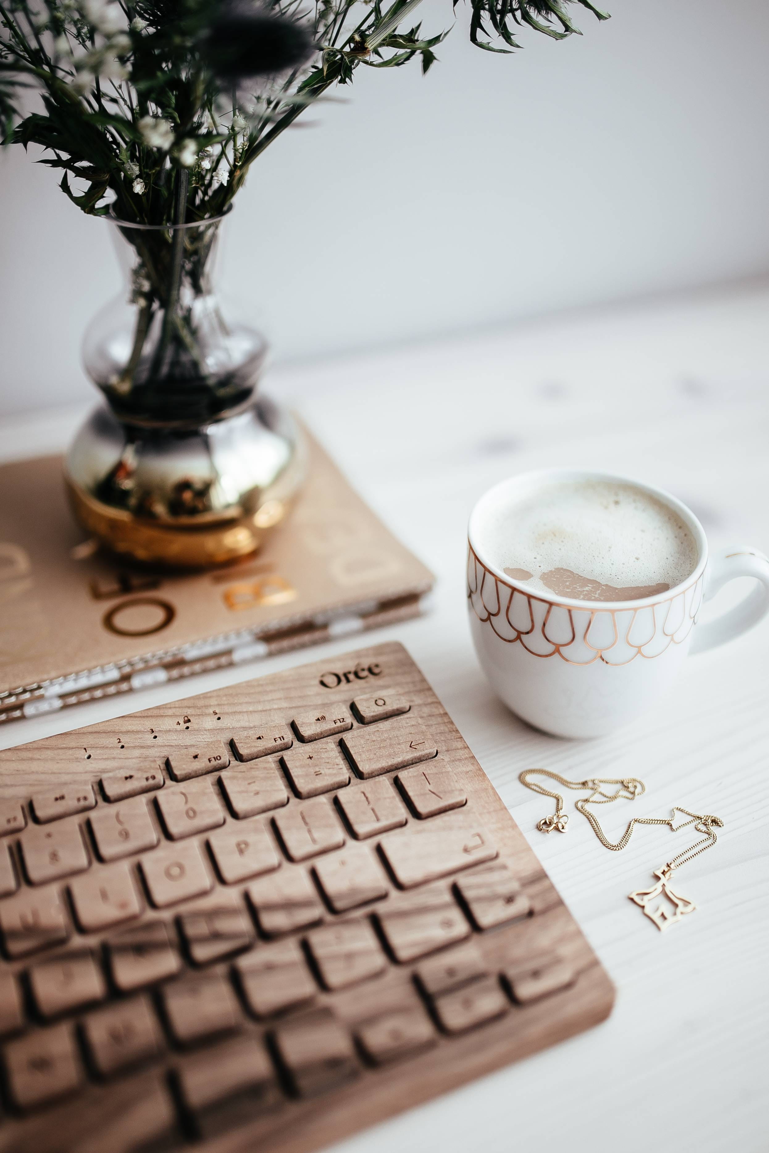 refreshment, currency, caffee, computer, indoors, no People, cup, cappucino, food and drink, coffee, finance, close-up, cup of coffee, selective focus, Phone HD Wallpaper