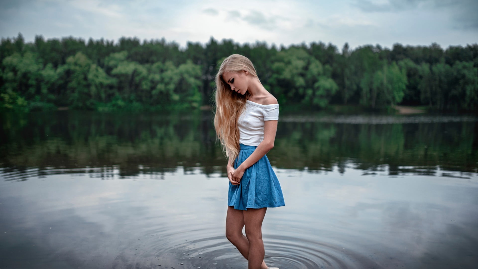 cheerful, smiling, near, adult, hairstyle, tranquil Scene, wearing, lifestyles, top, enjoyment, shoulder, water, blue, brown Hair, body, walking, sensuality, HD Wallpaper