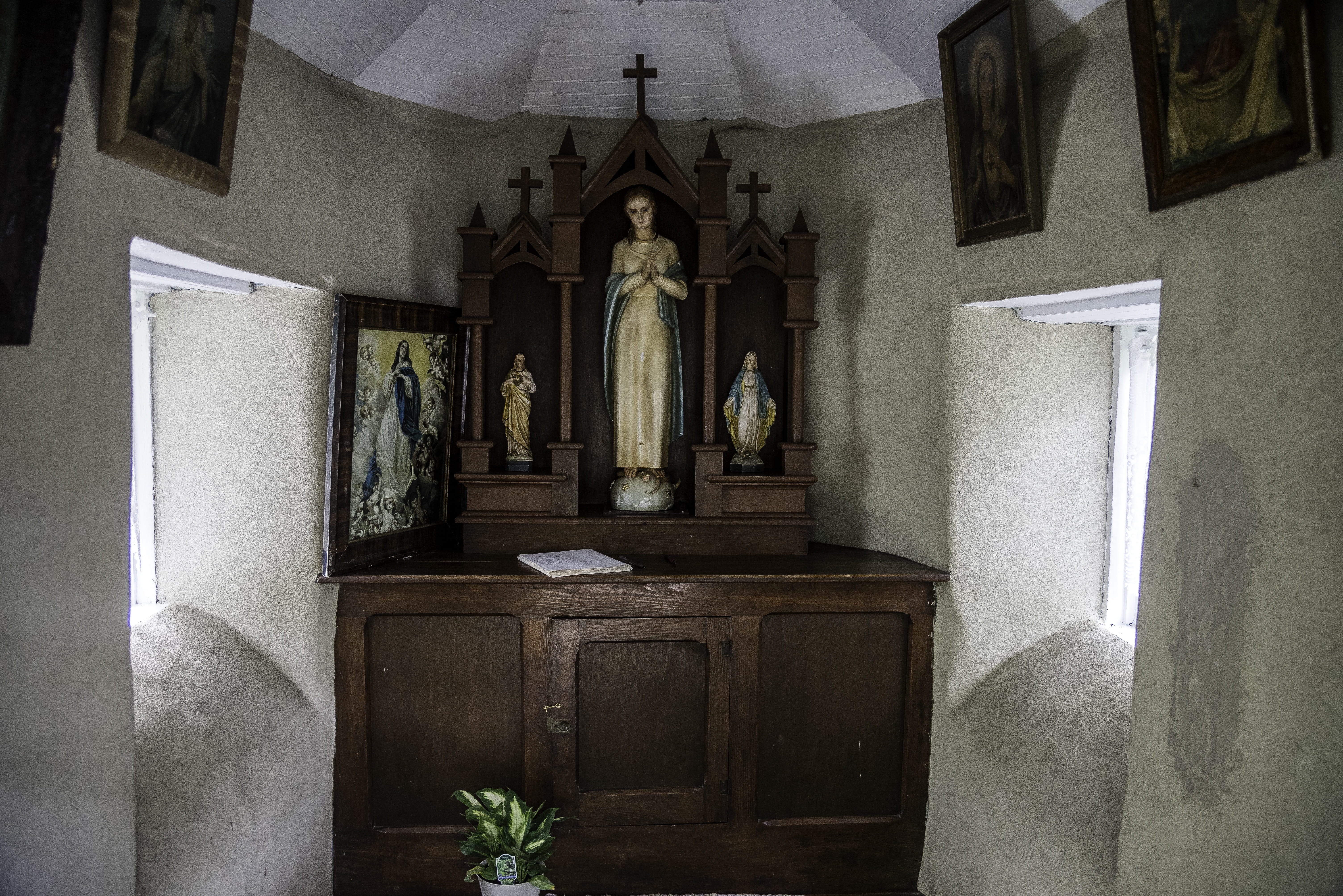 5K, chapel, altar, park, christianity, travel destinations, history, county, old, representation, statue, religion, indian lake county park, the past, HD Wallpaper